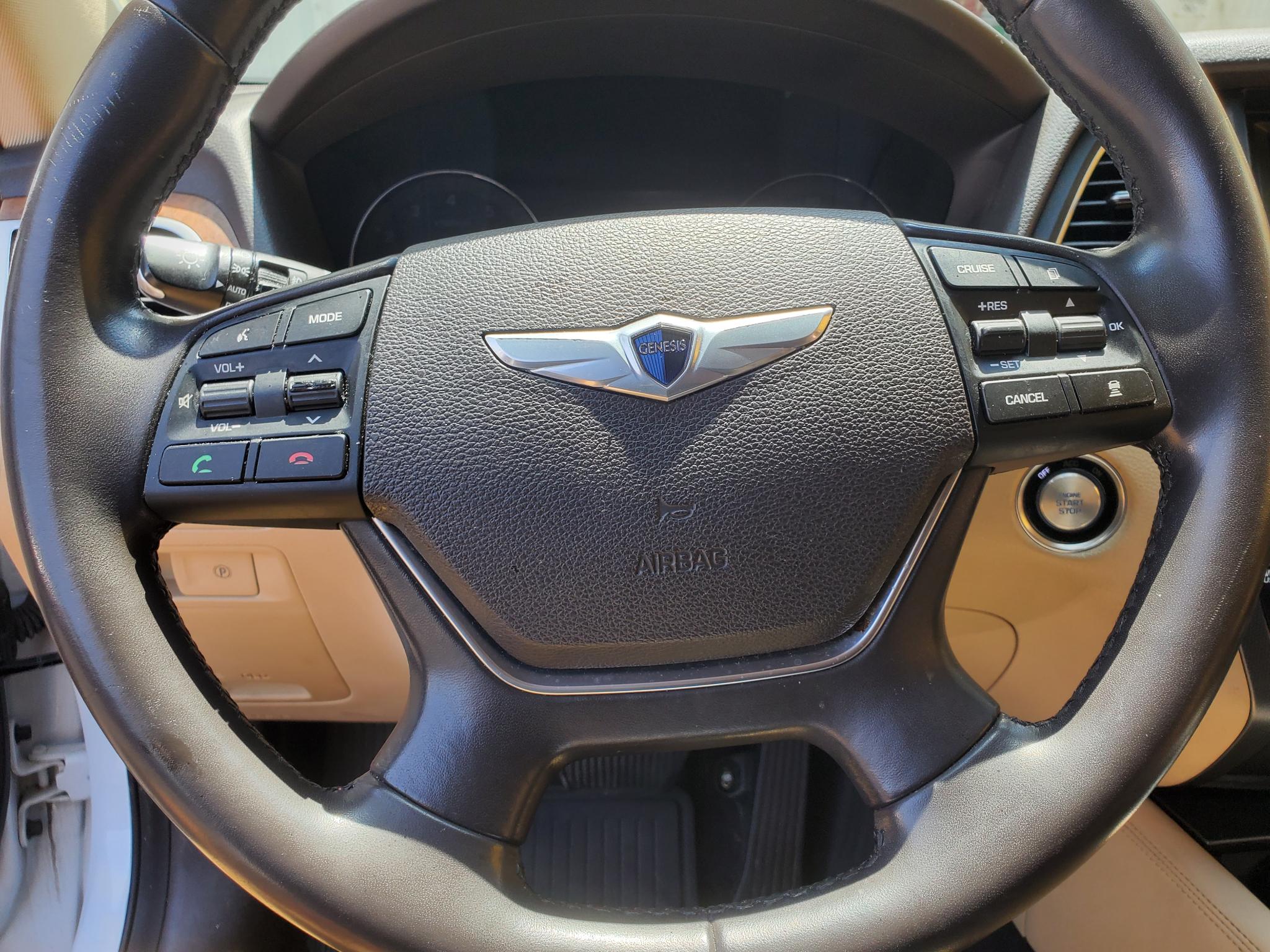Hyundai Genesis 4dr Sdn V8 5.0L RWD 2015