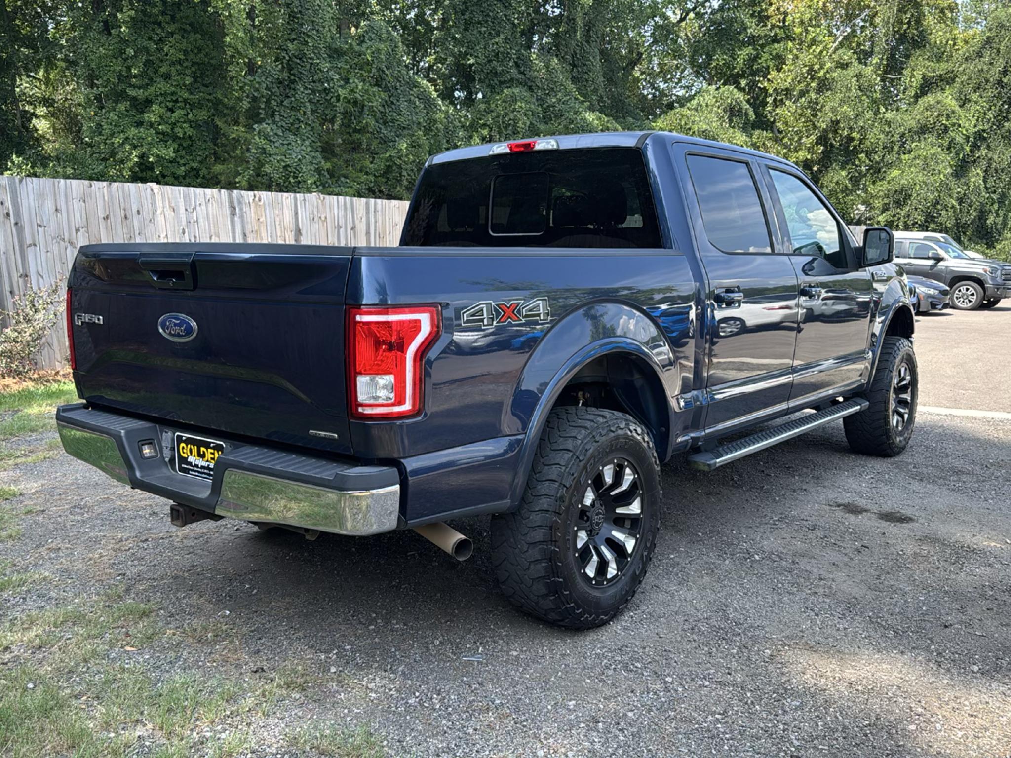 Ford F-150 4WD SuperCrew 145" Lariat 2016