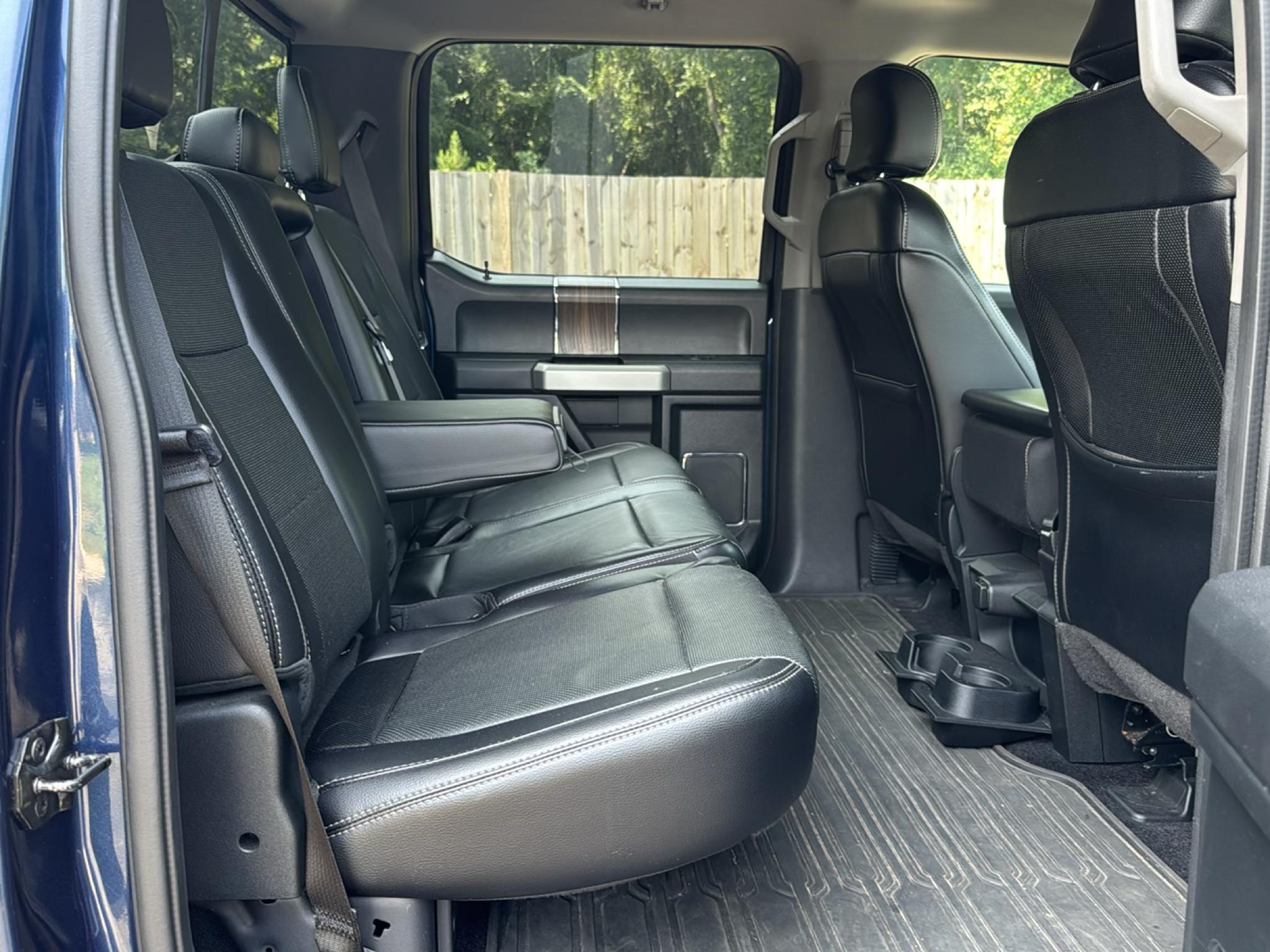 Ford F-150 4WD SuperCrew 145" Lariat 2016