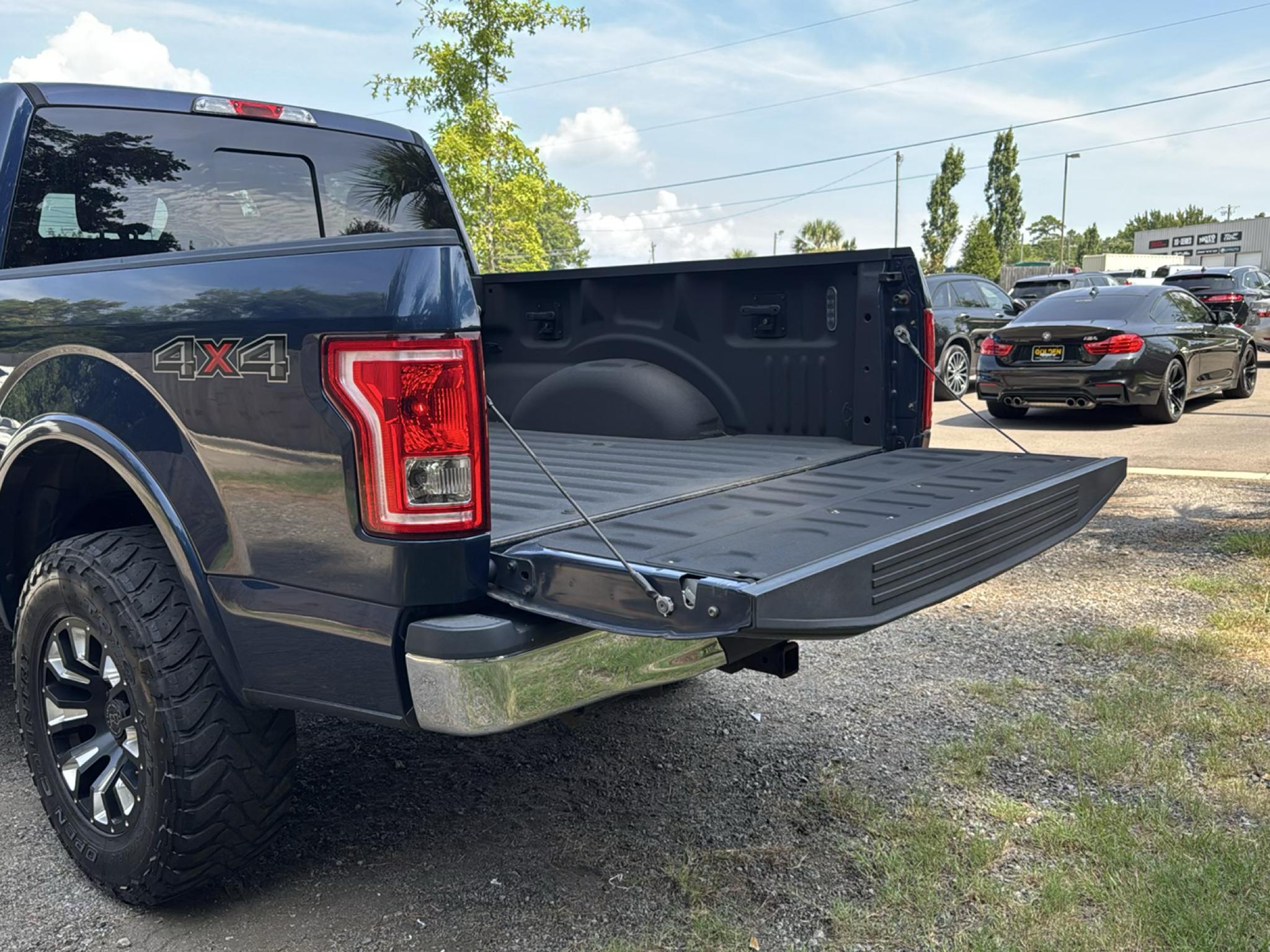 Ford F-150 4WD SuperCrew 145" Lariat 2016