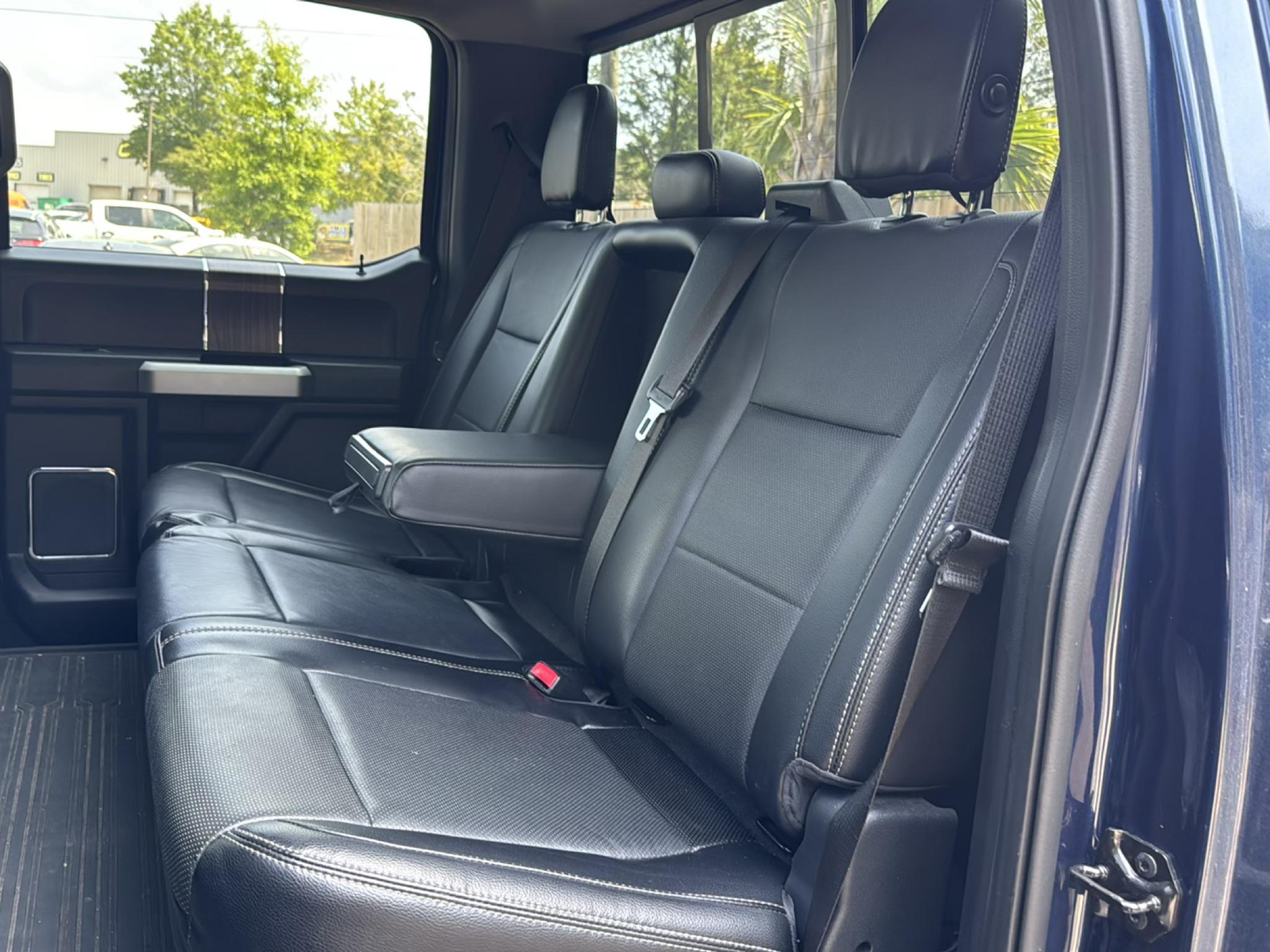 Ford F-150 4WD SuperCrew 145" Lariat 2016
