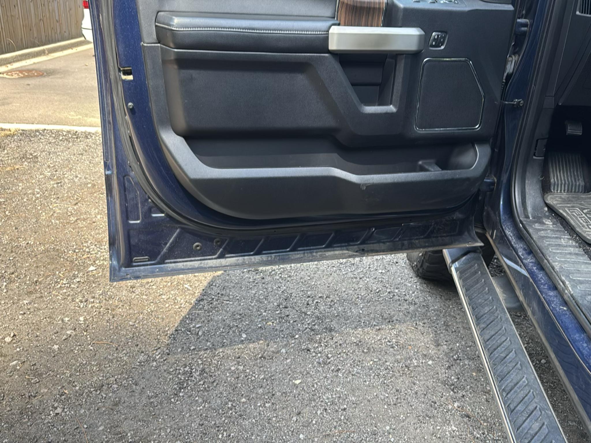 Ford F-150 4WD SuperCrew 145" Lariat 2016