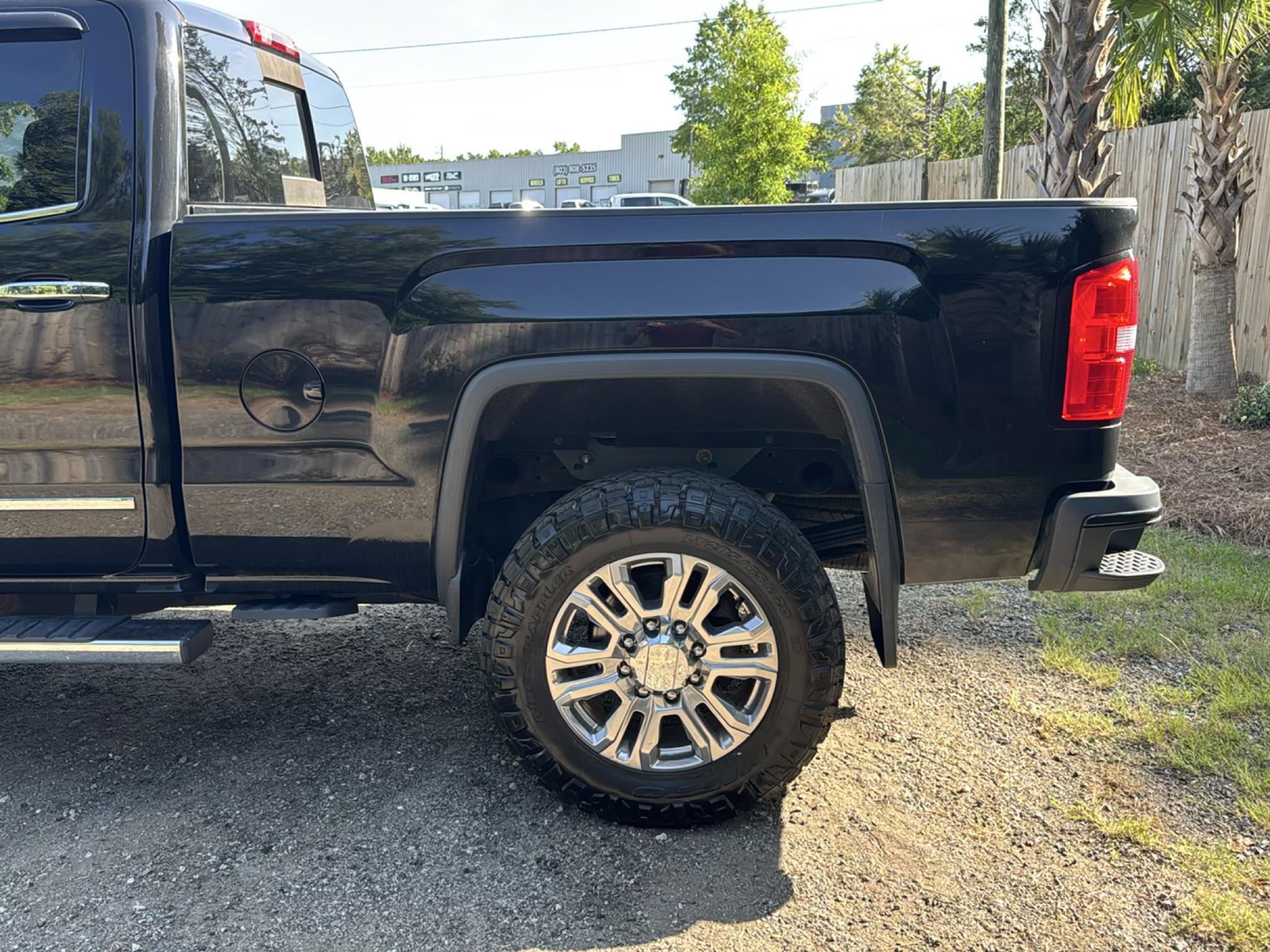 GMC Sierra 2500HD 4WD Crew Cab 153.7" Denali 2015