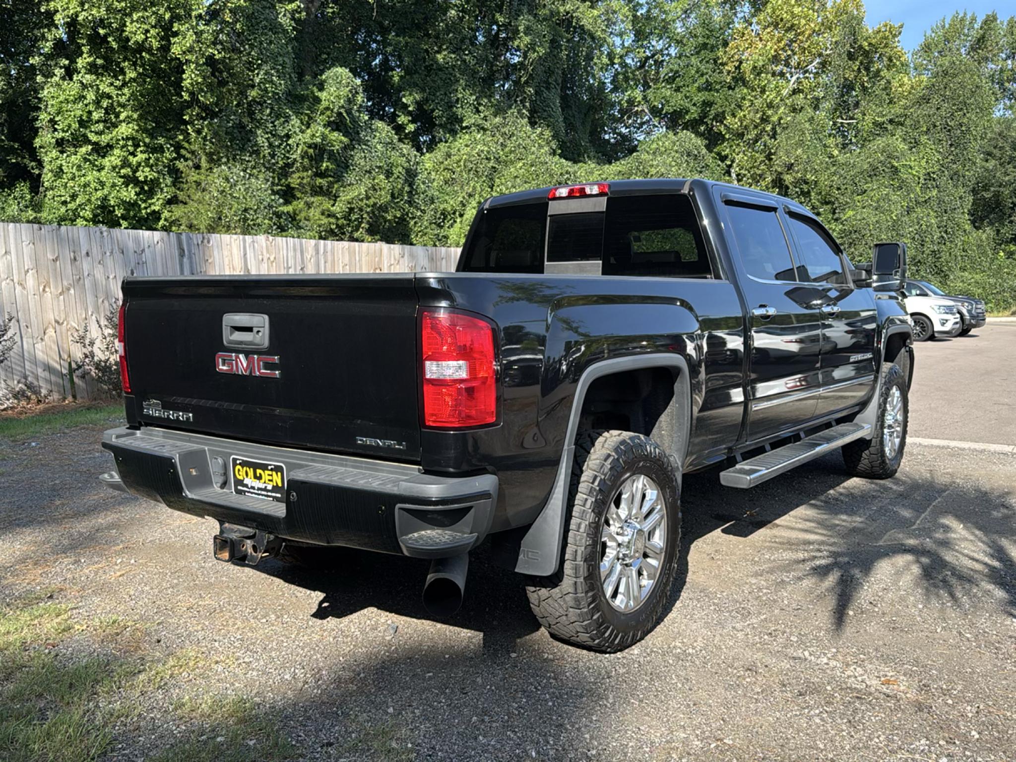 GMC Sierra 2500HD 4WD Crew Cab 153.7" Denali 2015