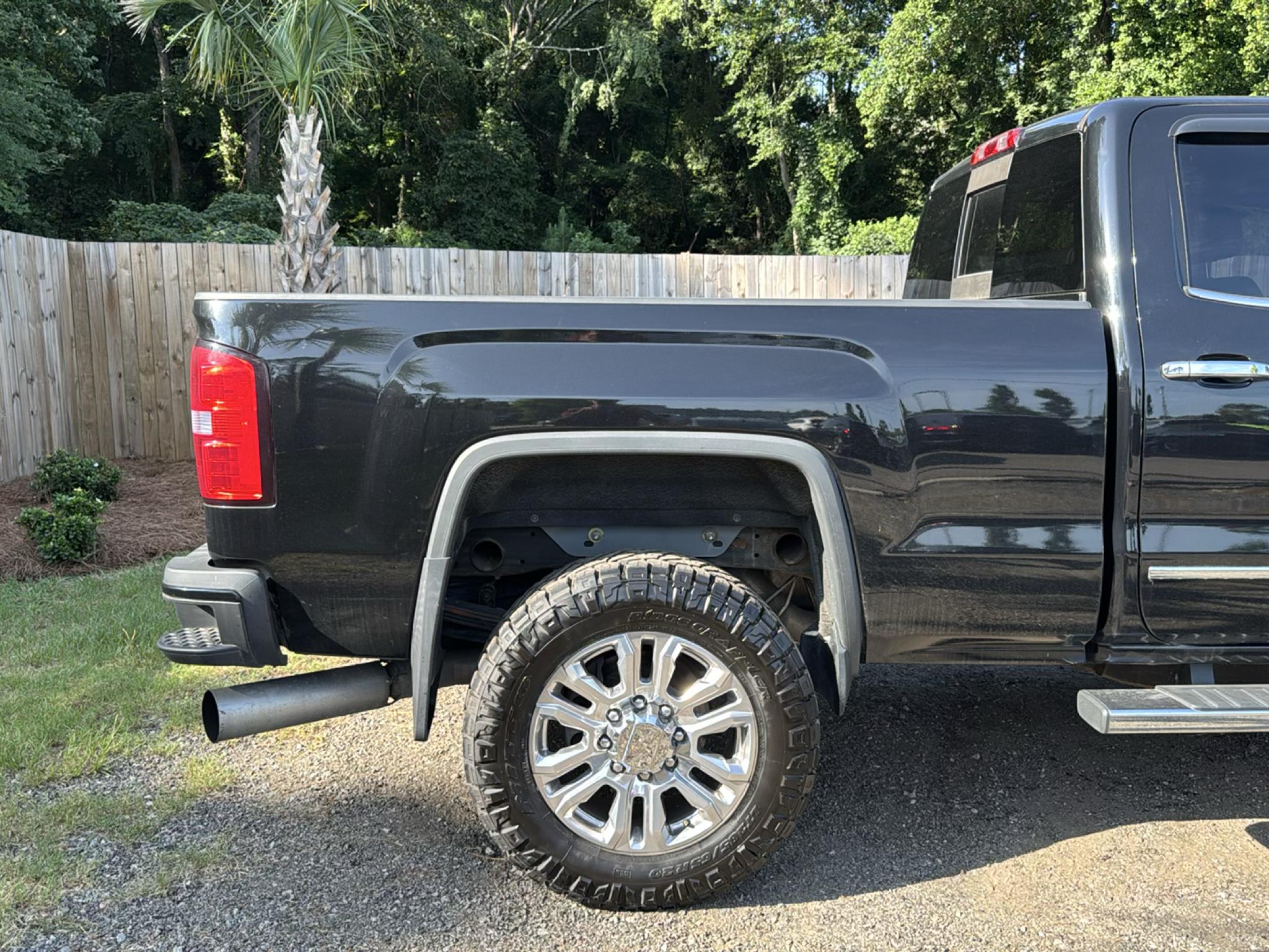 GMC Sierra 2500HD 4WD Crew Cab 153.7" Denali 2015