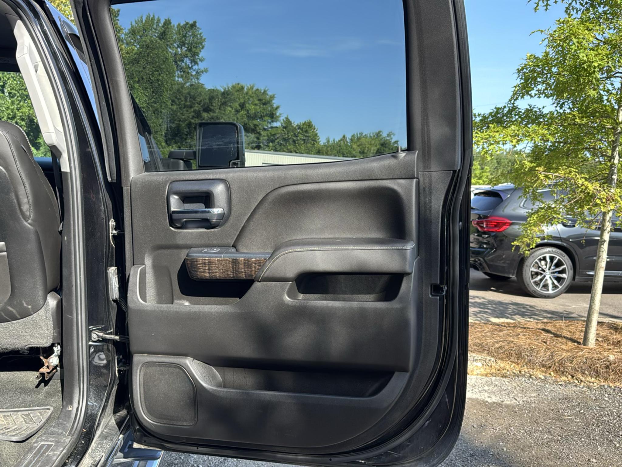 GMC Sierra 2500HD 4WD Crew Cab 153.7" Denali 2015