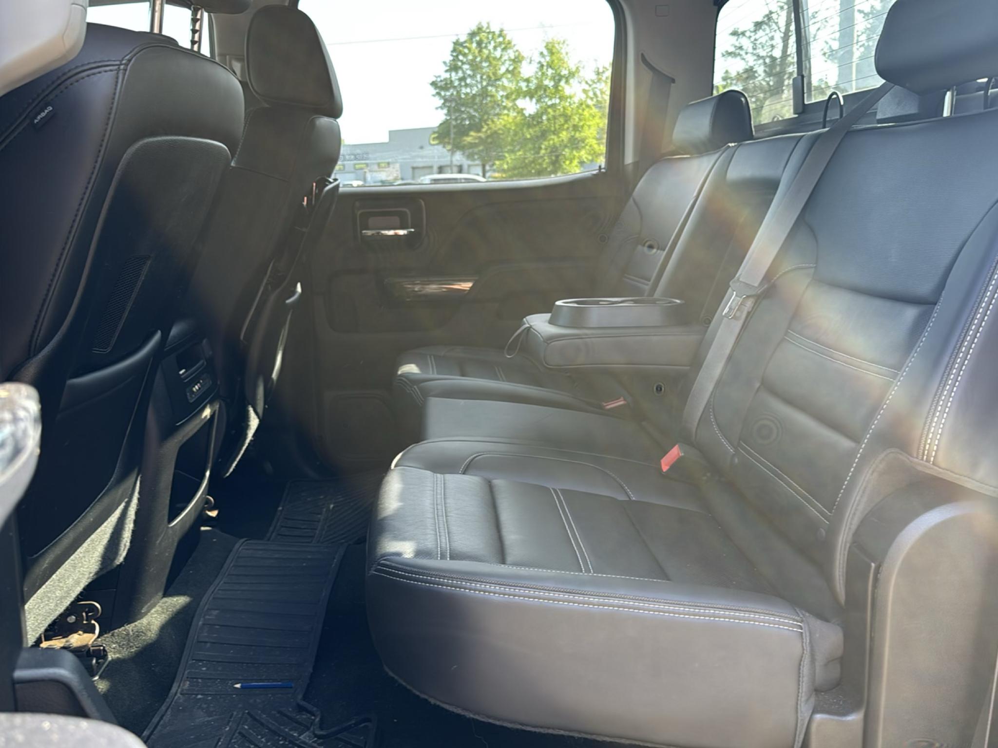 GMC Sierra 2500HD 4WD Crew Cab 153.7" Denali 2015