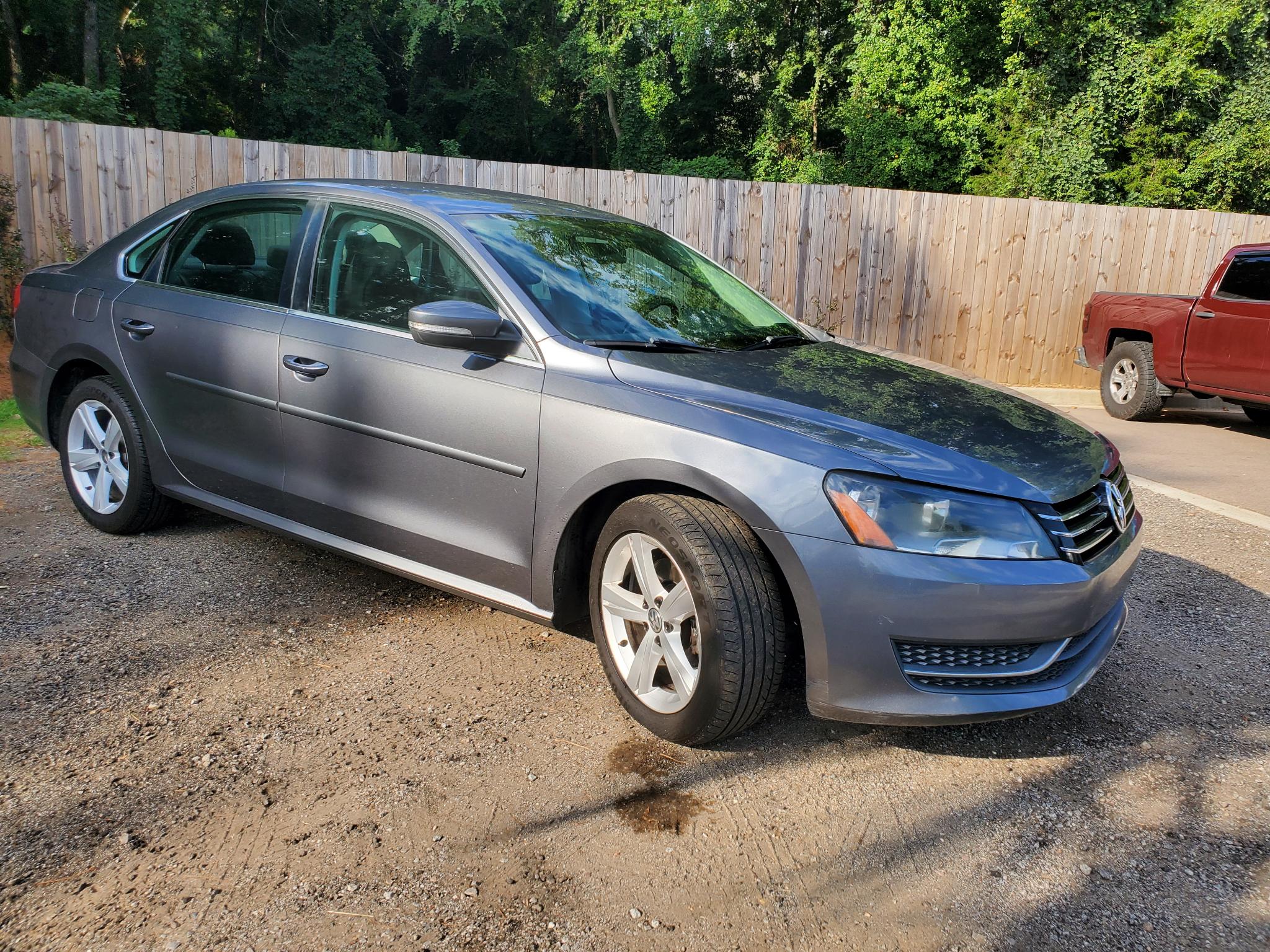Volkswagen Passat 4dr Sdn 2.5L Manual SE 2013