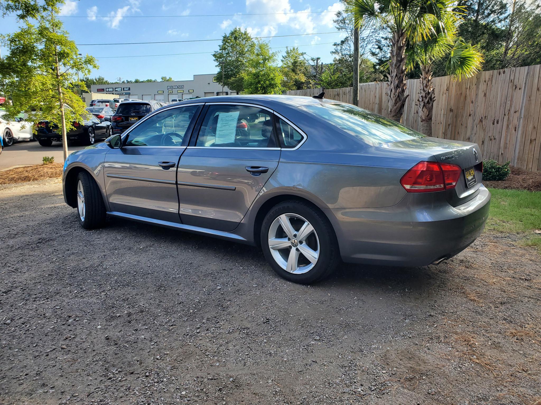 Volkswagen Passat 4dr Sdn 2.5L Manual SE 2013