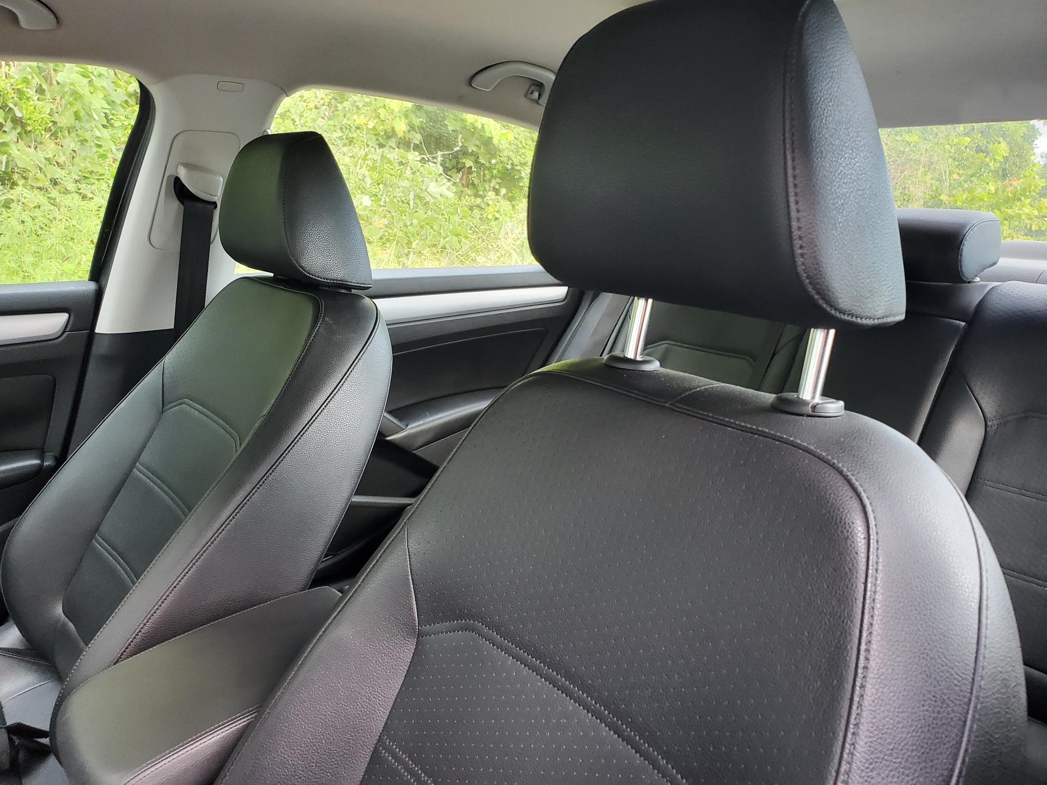 Volkswagen Passat 4dr Sdn 2.5L Manual SE 2013
