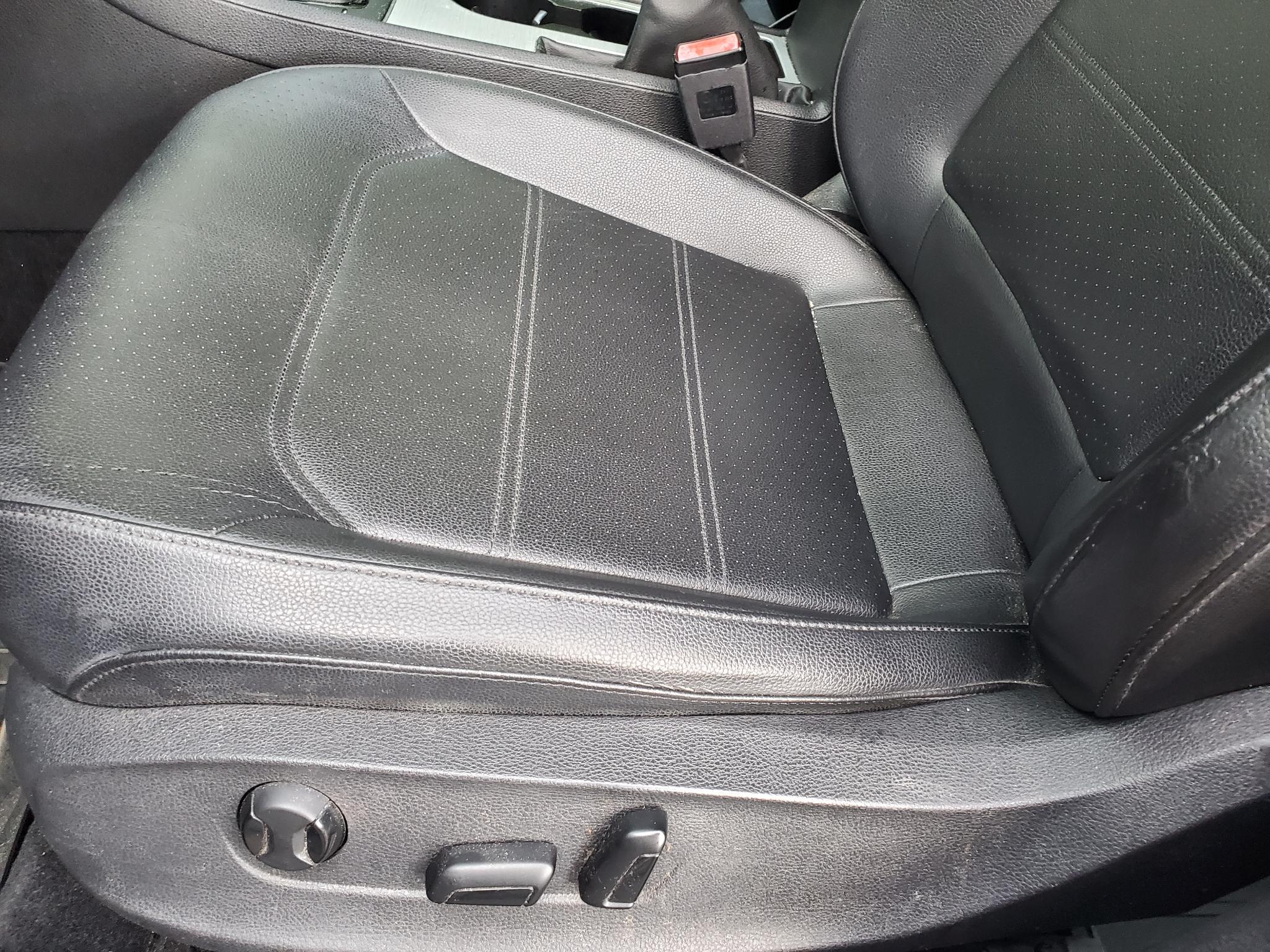 Volkswagen Passat 4dr Sdn 2.5L Manual SE 2013