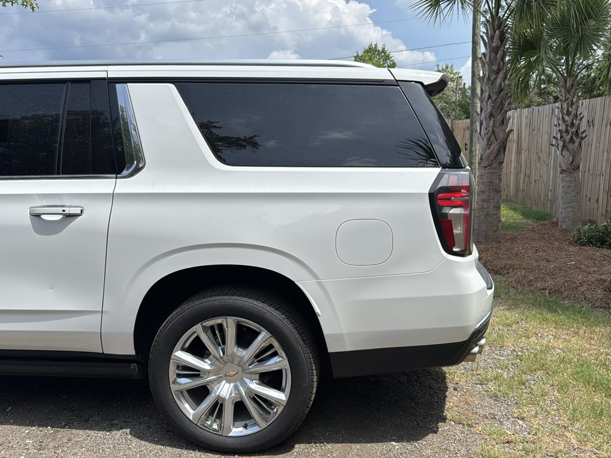 Chevrolet Suburban 4WD 4dr High Country 2021