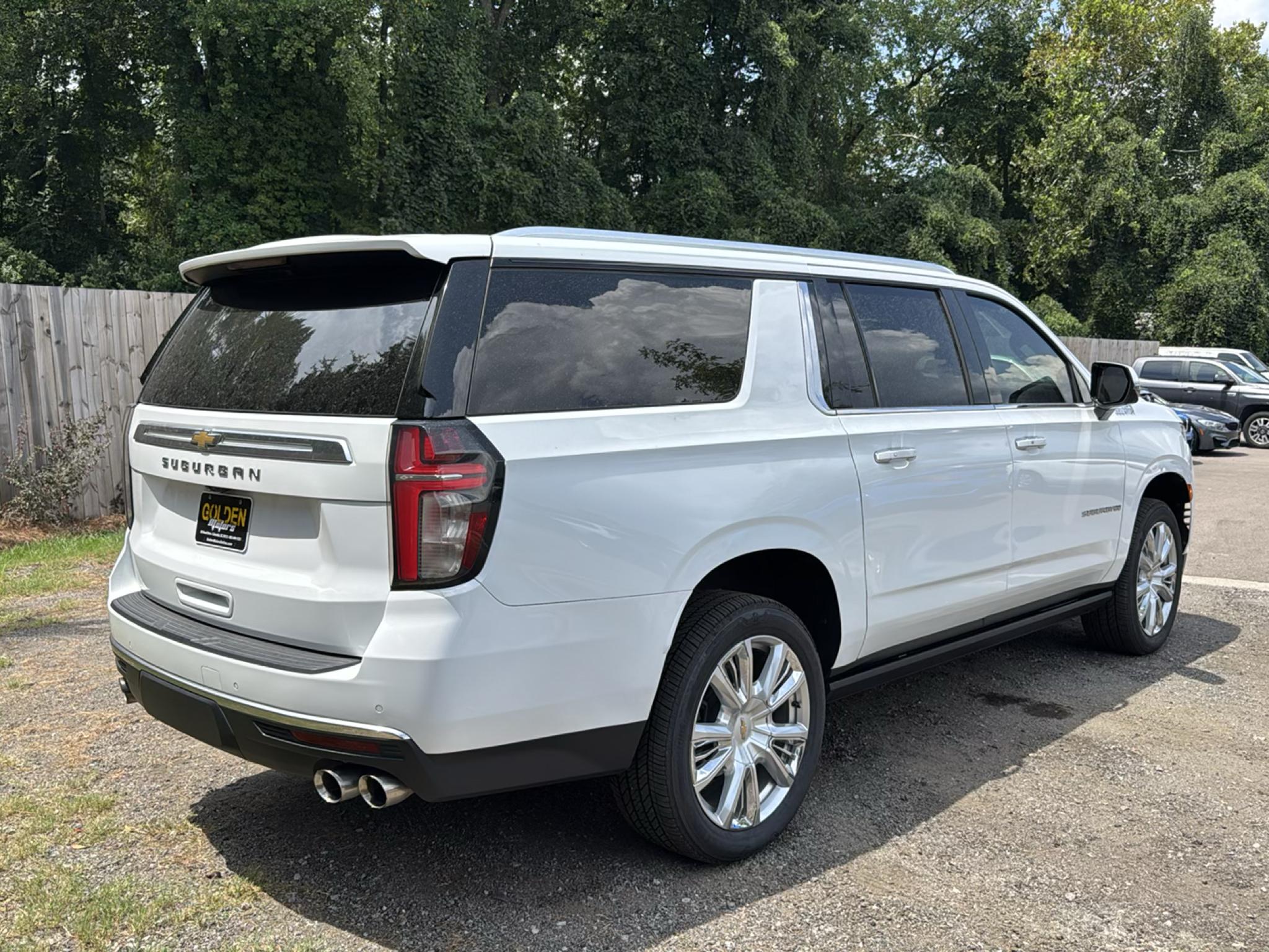 Chevrolet Suburban 4WD 4dr High Country 2021