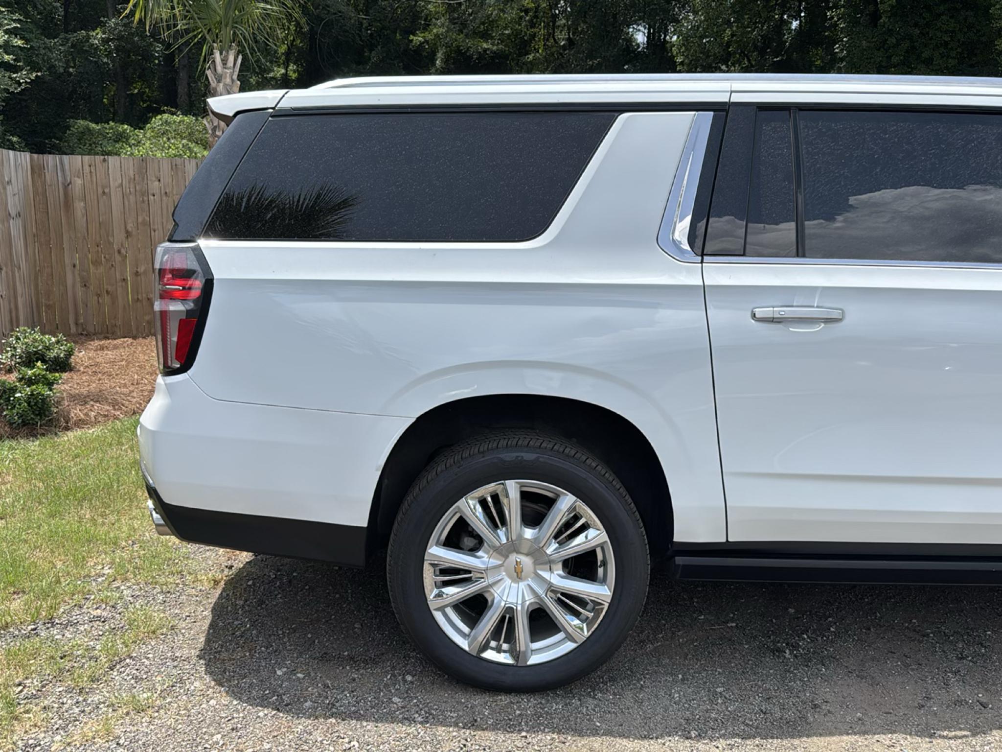 Chevrolet Suburban 4WD 4dr High Country 2021