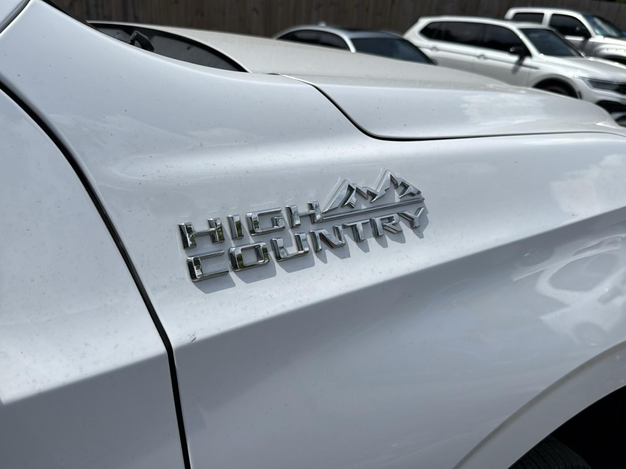 Chevrolet Suburban 4WD 4dr High Country 2021