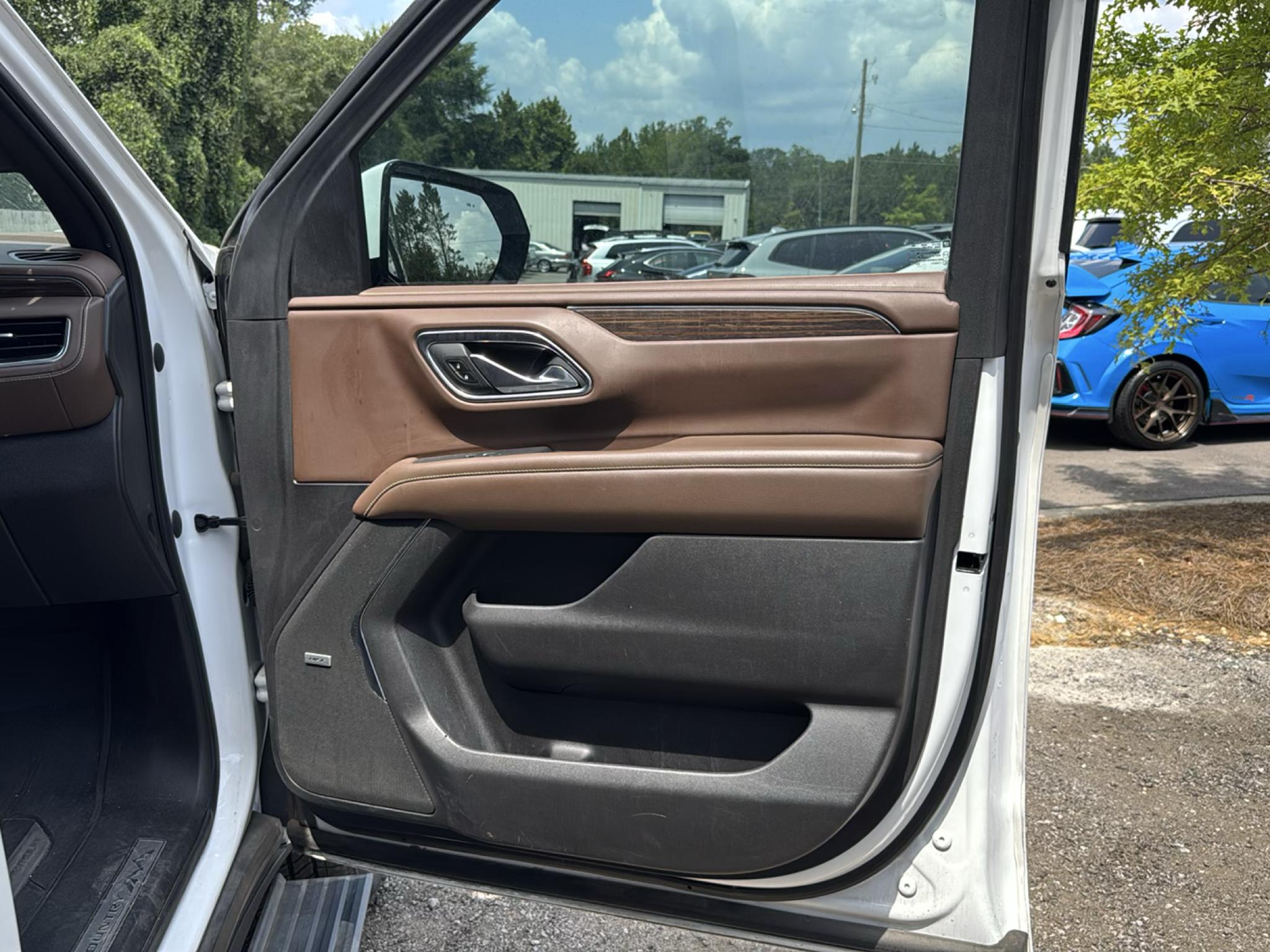 Chevrolet Suburban 4WD 4dr High Country 2021