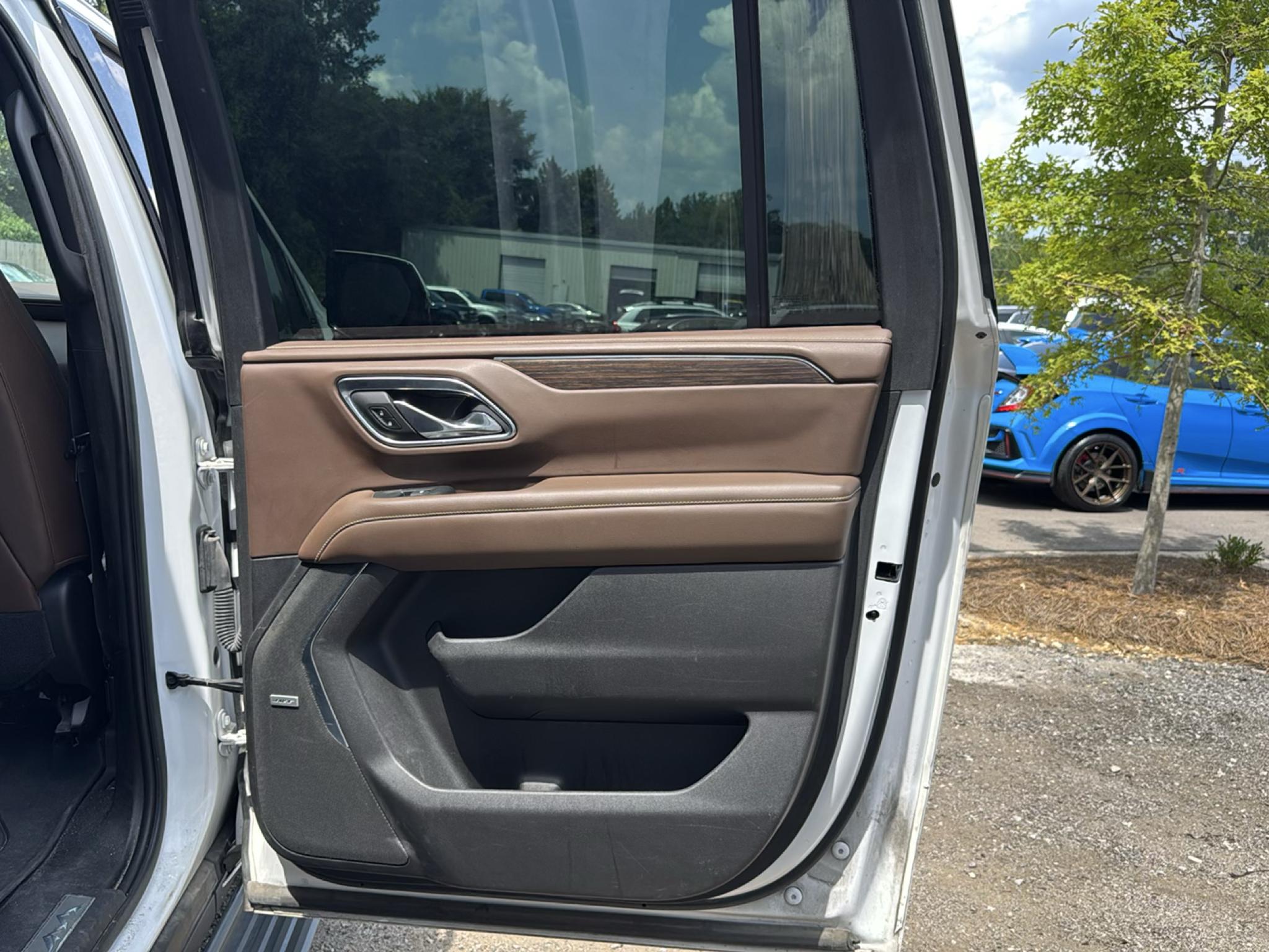 Chevrolet Suburban 4WD 4dr High Country 2021