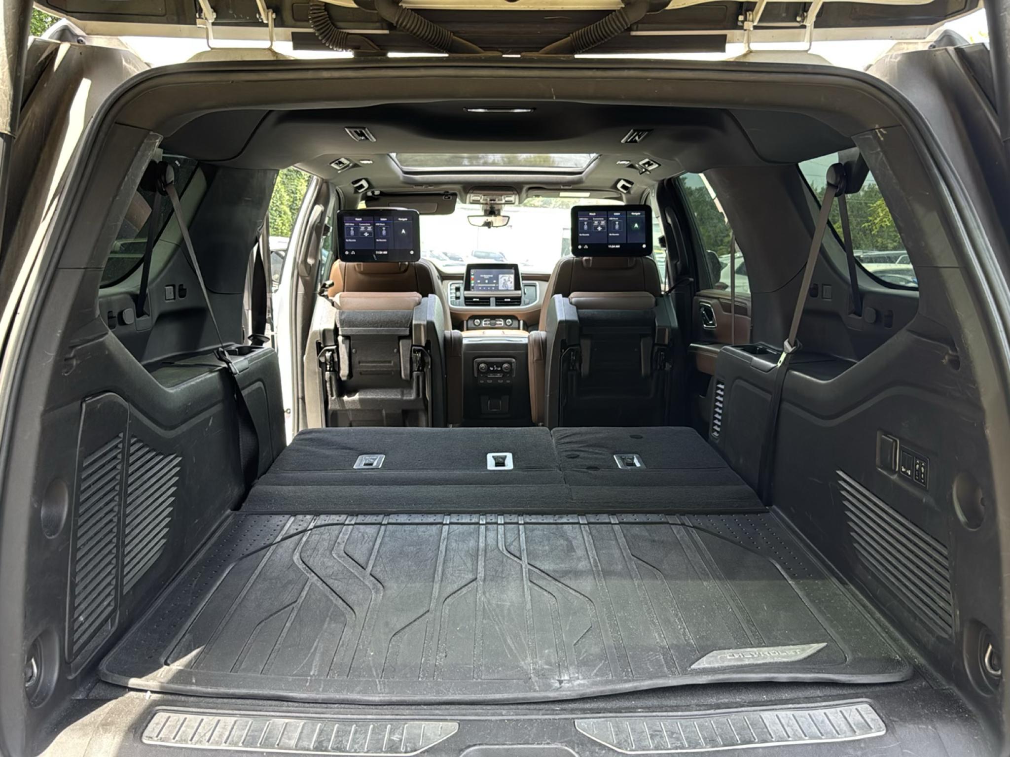 Chevrolet Suburban 4WD 4dr High Country 2021