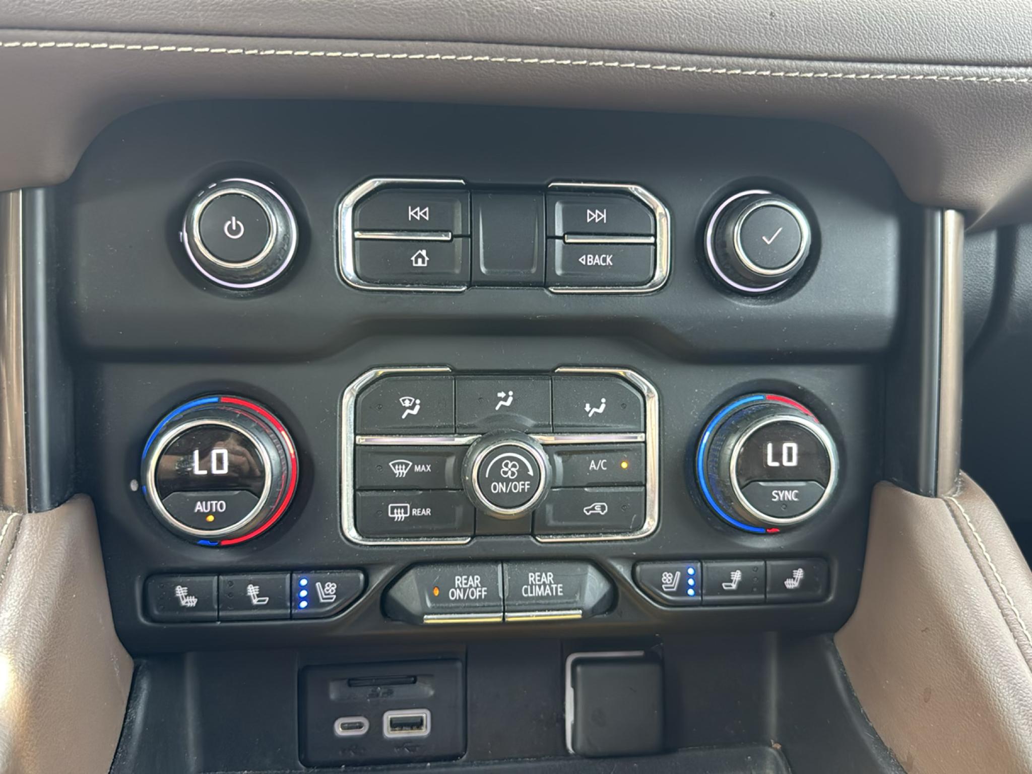 Chevrolet Suburban 4WD 4dr High Country 2021