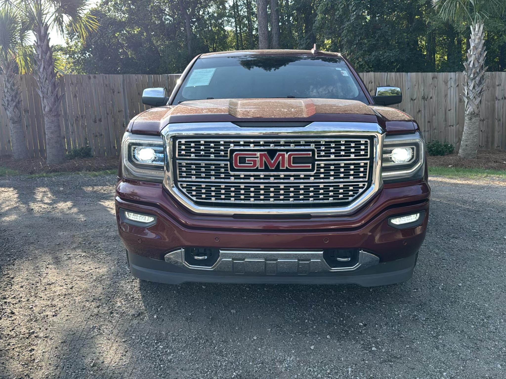 GMC Sierra 1500 4WD Crew Cab 143.5" Denali 2017