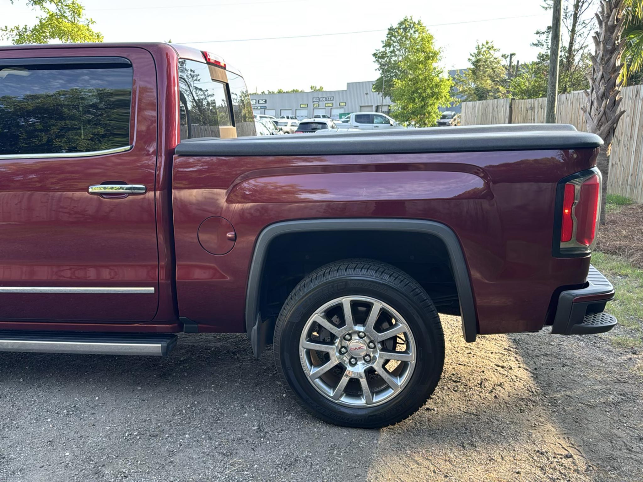 GMC Sierra 1500 4WD Crew Cab 143.5" Denali 2017