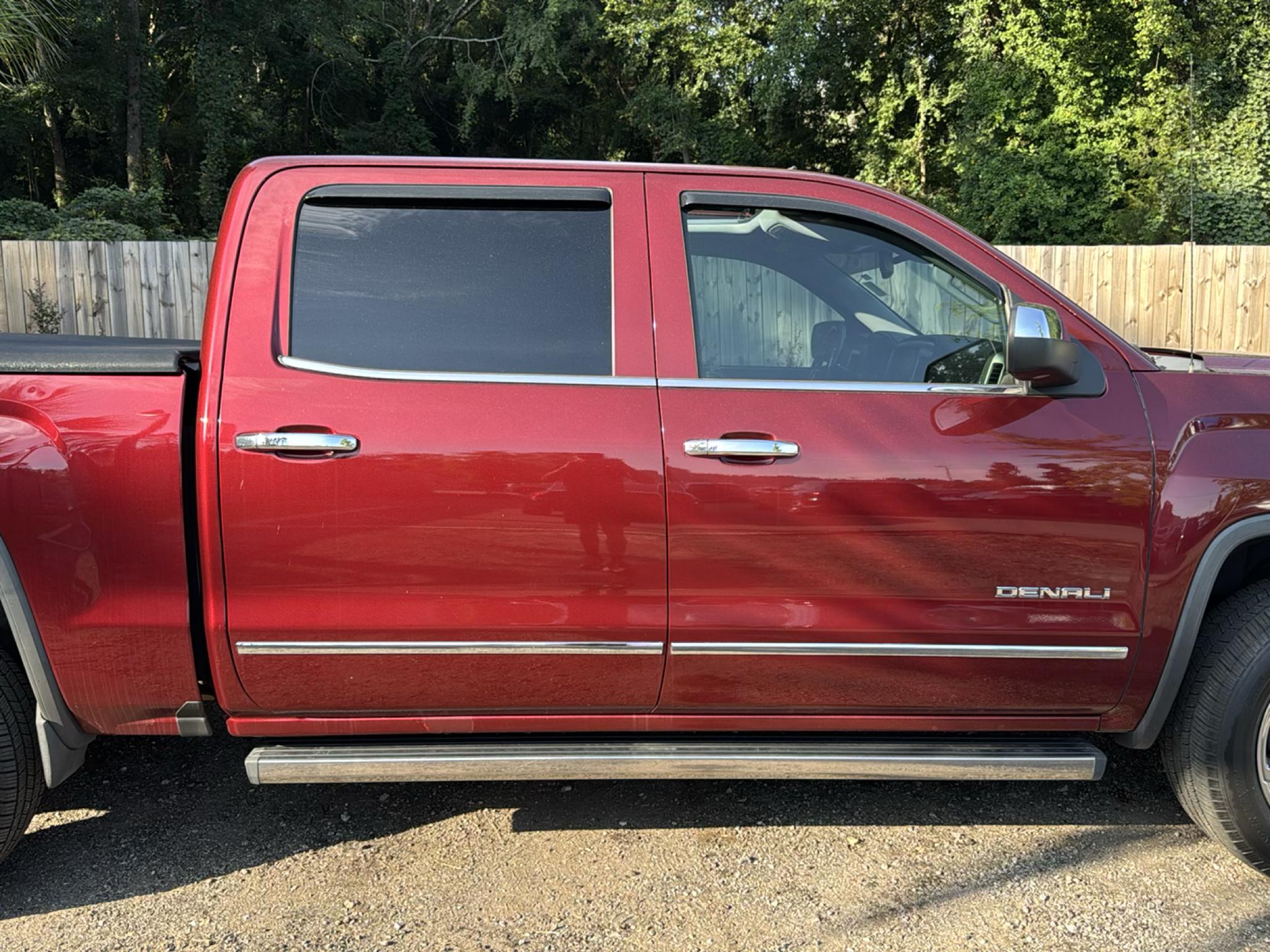 GMC Sierra 1500 4WD Crew Cab 143.5" Denali 2017