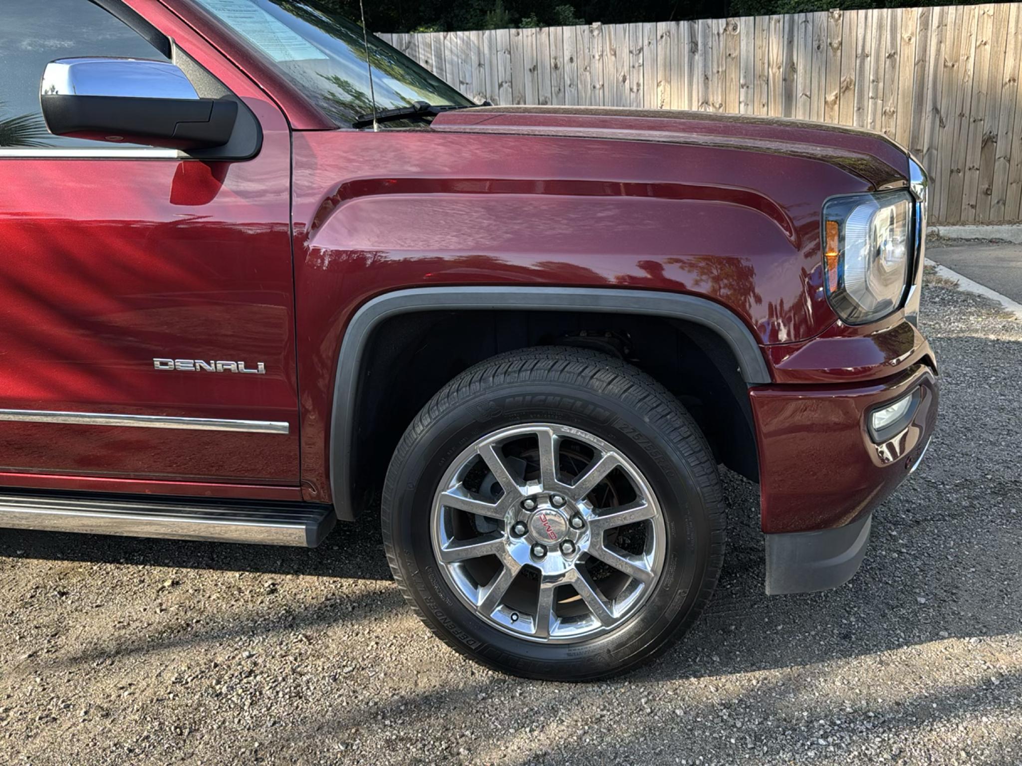 GMC Sierra 1500 4WD Crew Cab 143.5" Denali 2017