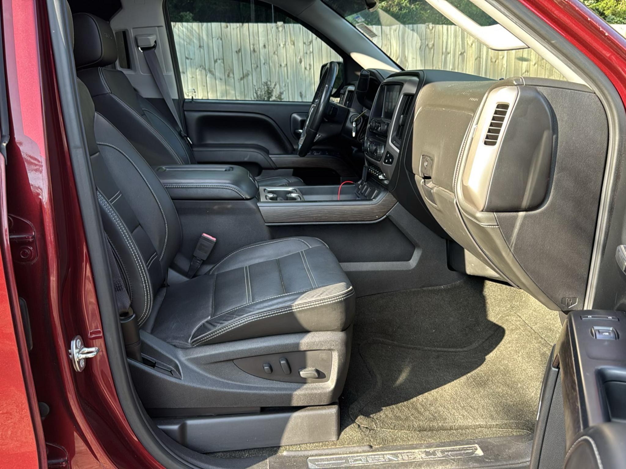 GMC Sierra 1500 4WD Crew Cab 143.5" Denali 2017