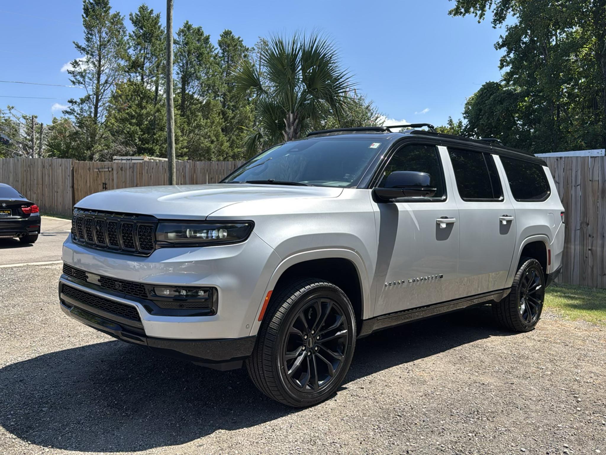 Jeep Grand Wagoneer L  2024