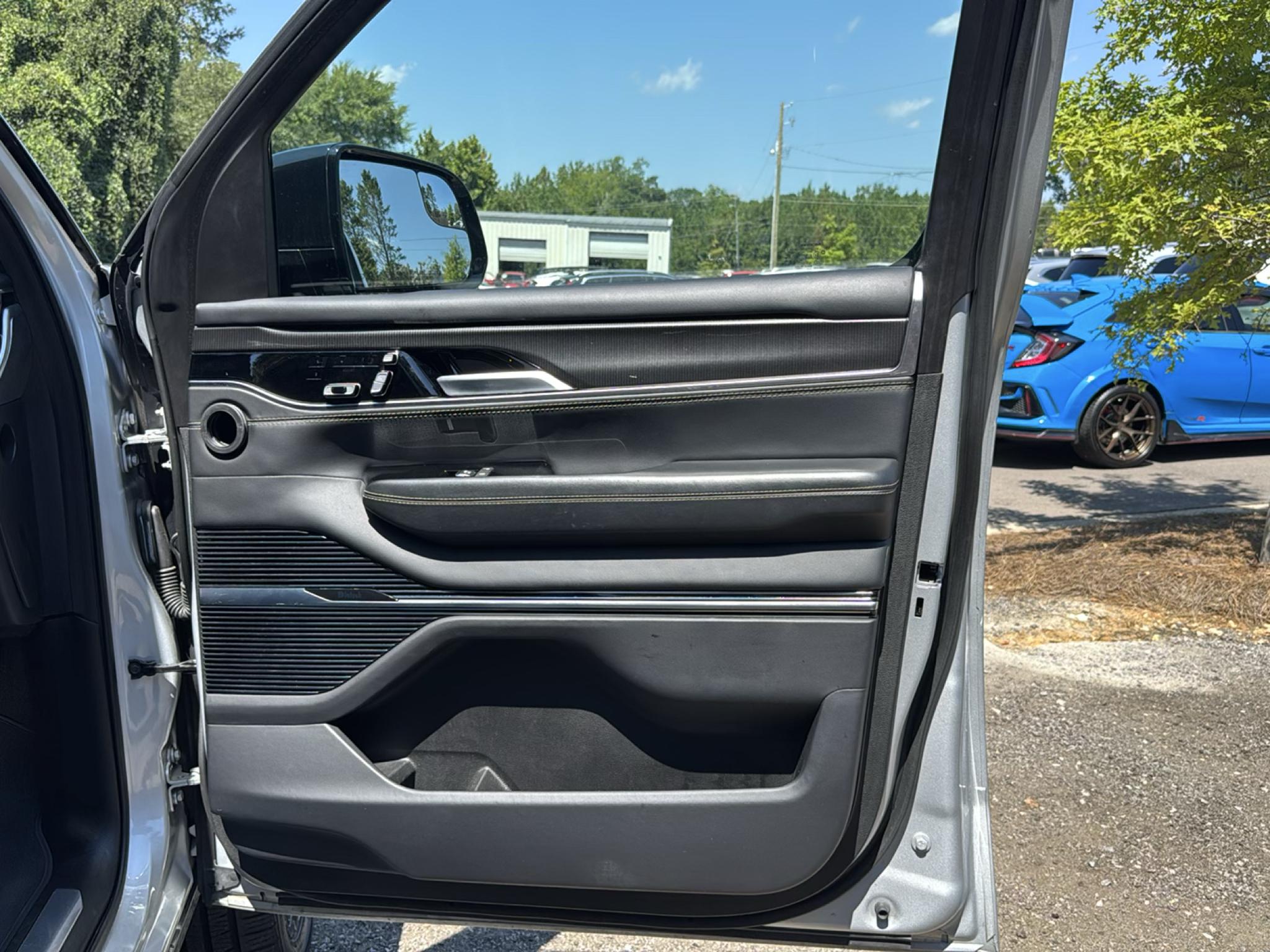 Jeep Grand Wagoneer L  2024
