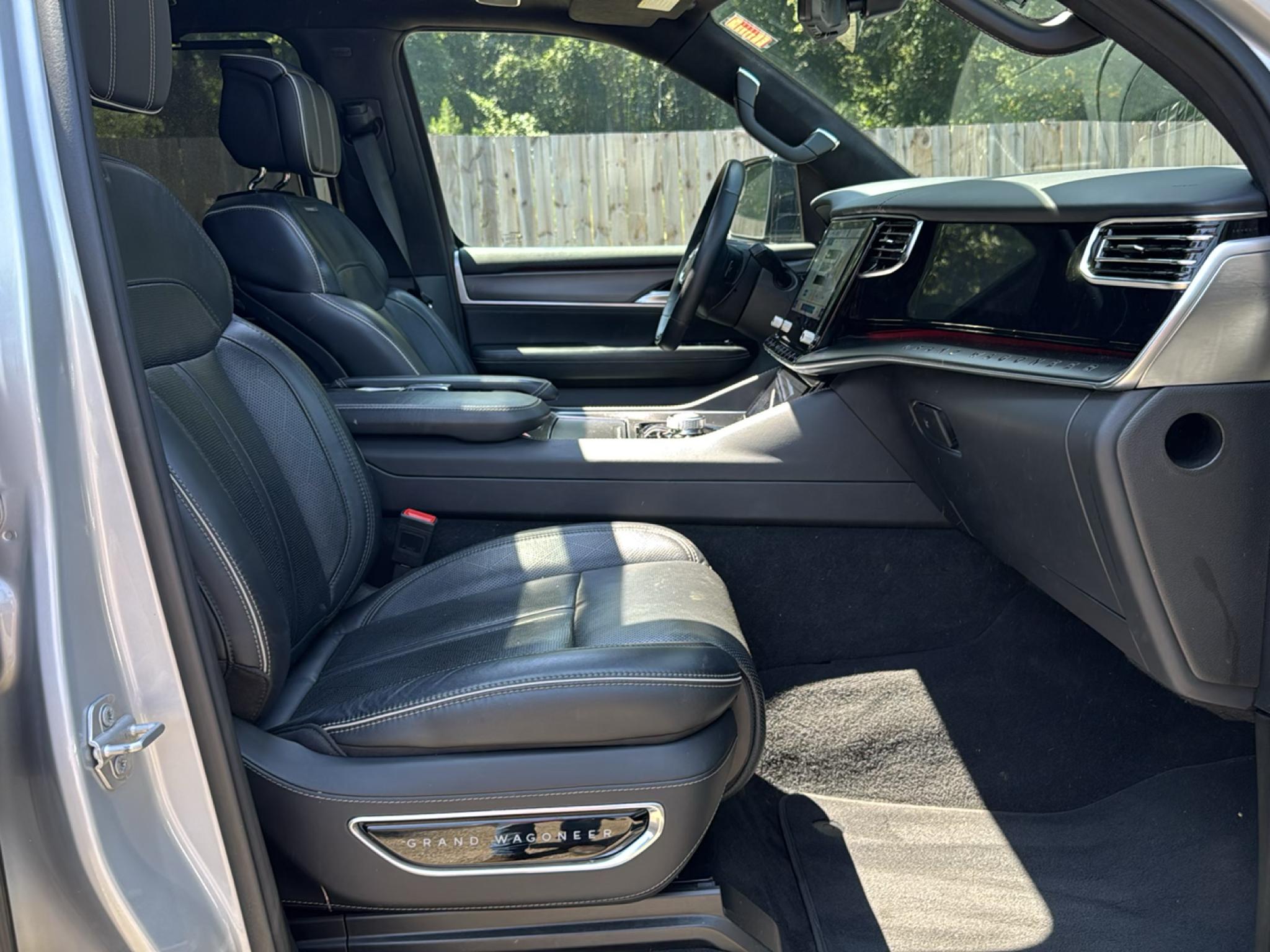 Jeep Grand Wagoneer L  2024