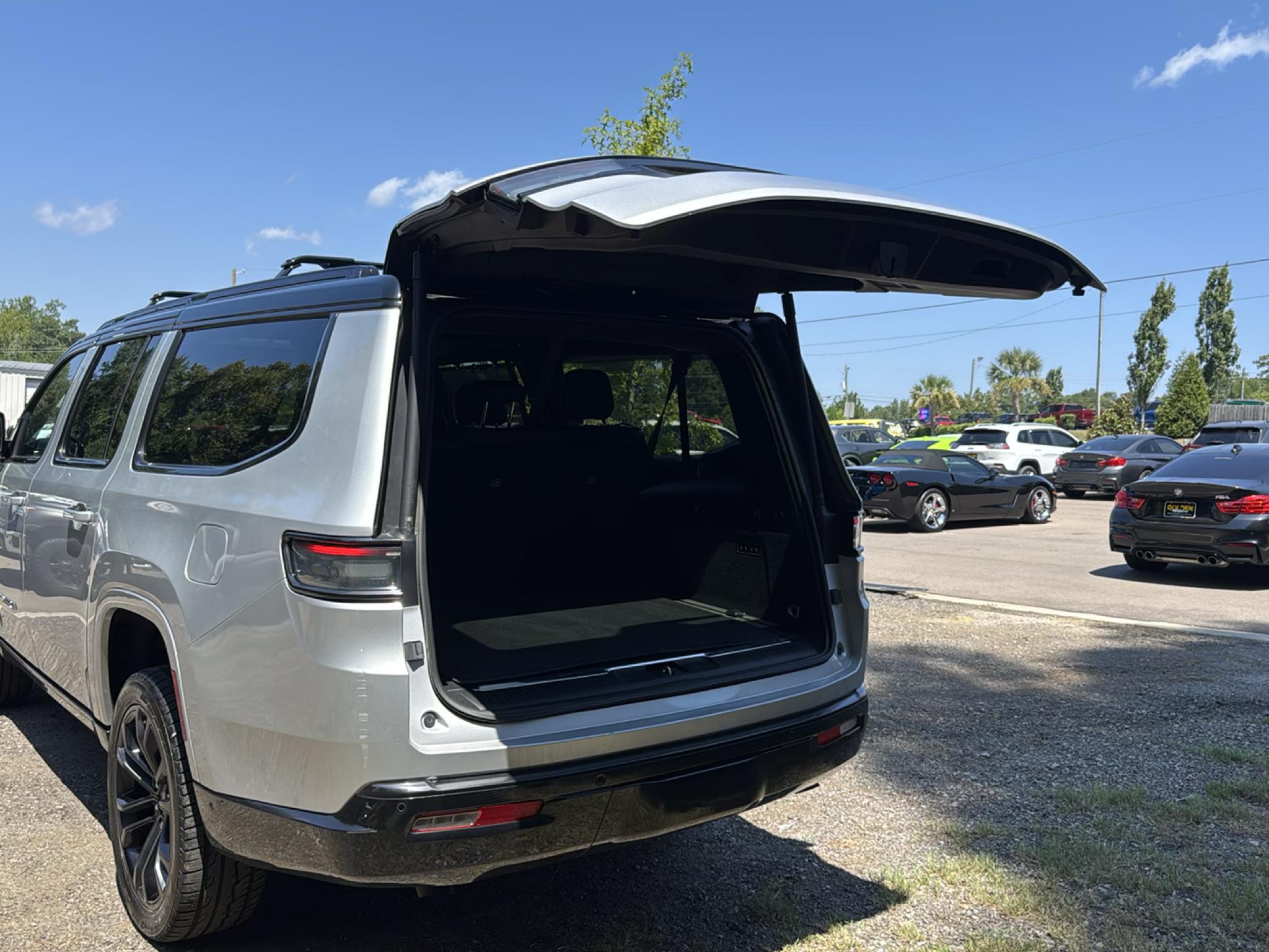 Jeep Grand Wagoneer L  2024