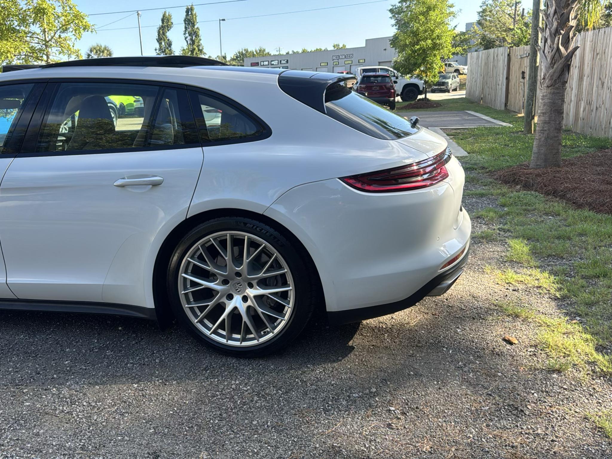 Porsche Panamera 4 Sport Turismo AWD 2018