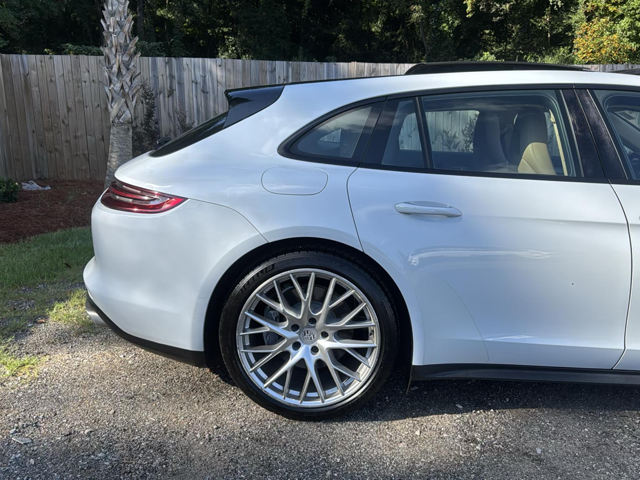 Porsche Panamera 4 Sport Turismo AWD 2018