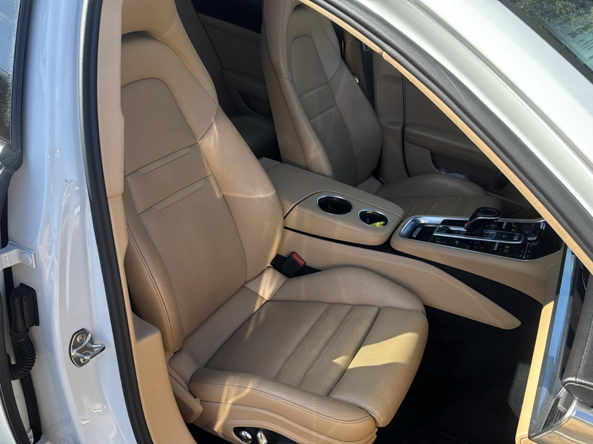 Porsche Panamera 4 Sport Turismo AWD 2018
