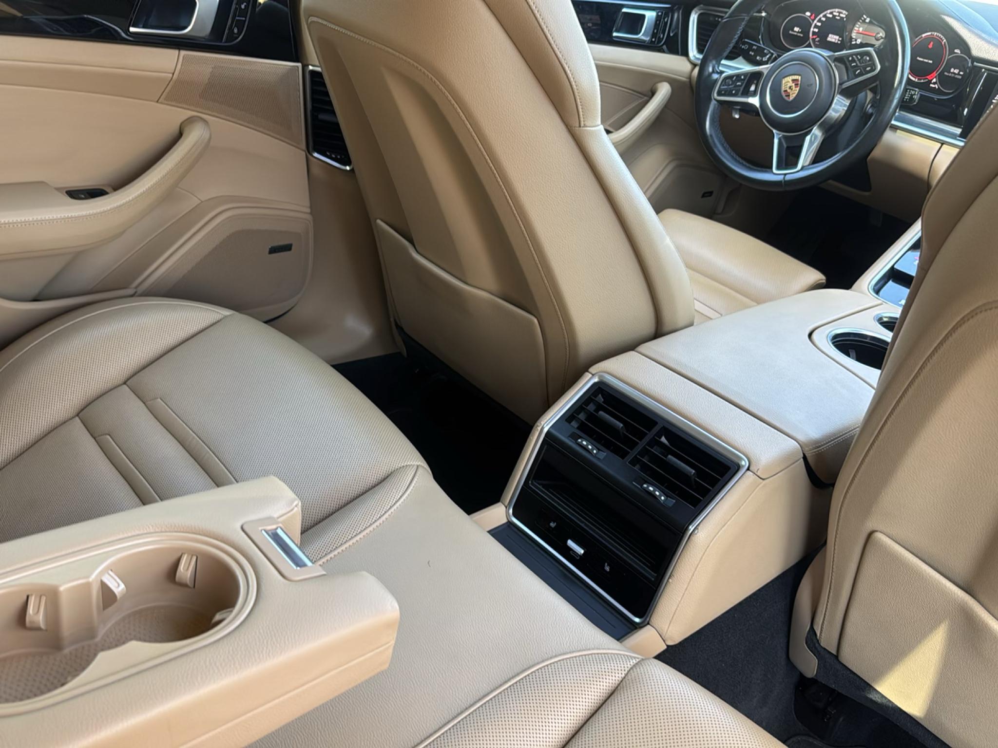Porsche Panamera 4 Sport Turismo AWD 2018