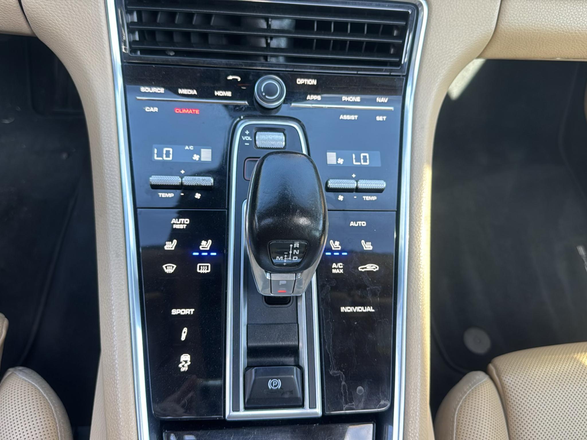 Porsche Panamera 4 Sport Turismo AWD 2018