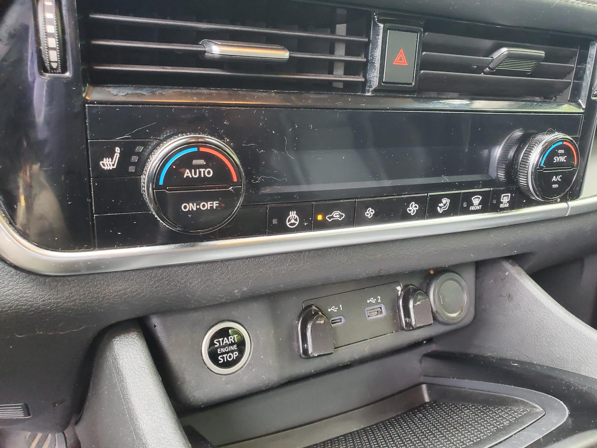 Nissan Rogue  2021