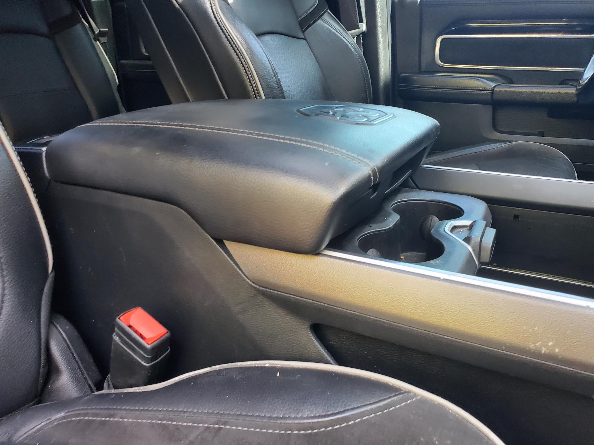 RAM 3500 Laramie 4x4 Crew Cab 6'4" Box 2020
