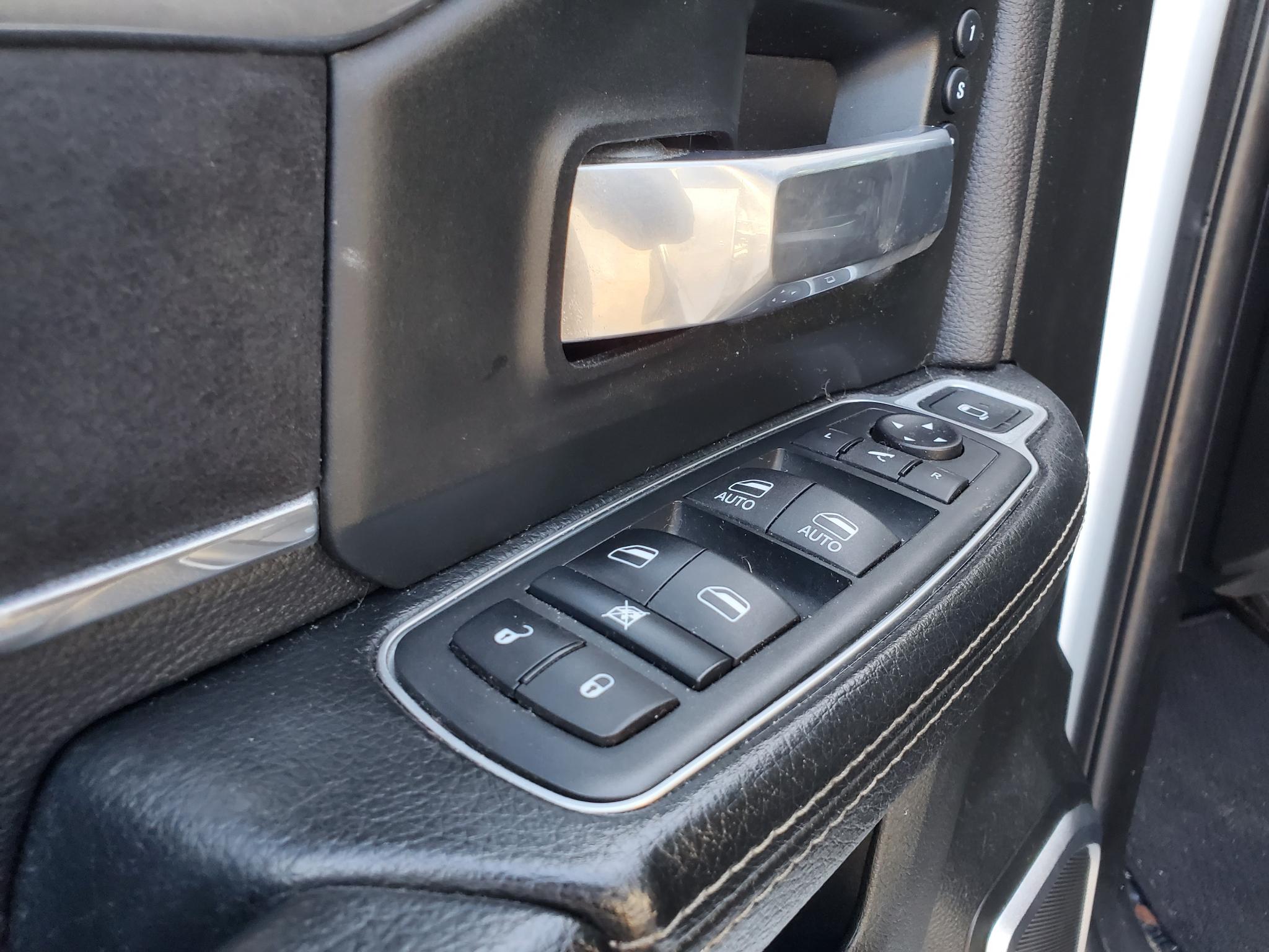RAM 3500 Laramie 4x4 Crew Cab 6'4" Box 2020