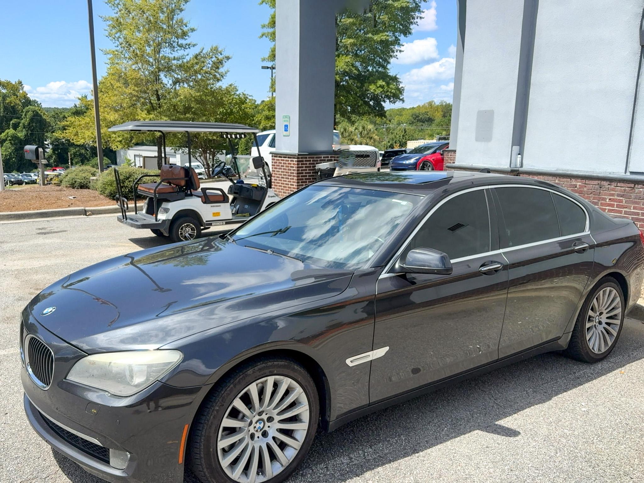 BMW 7 Series 4dr Sdn 750i RWD 2012