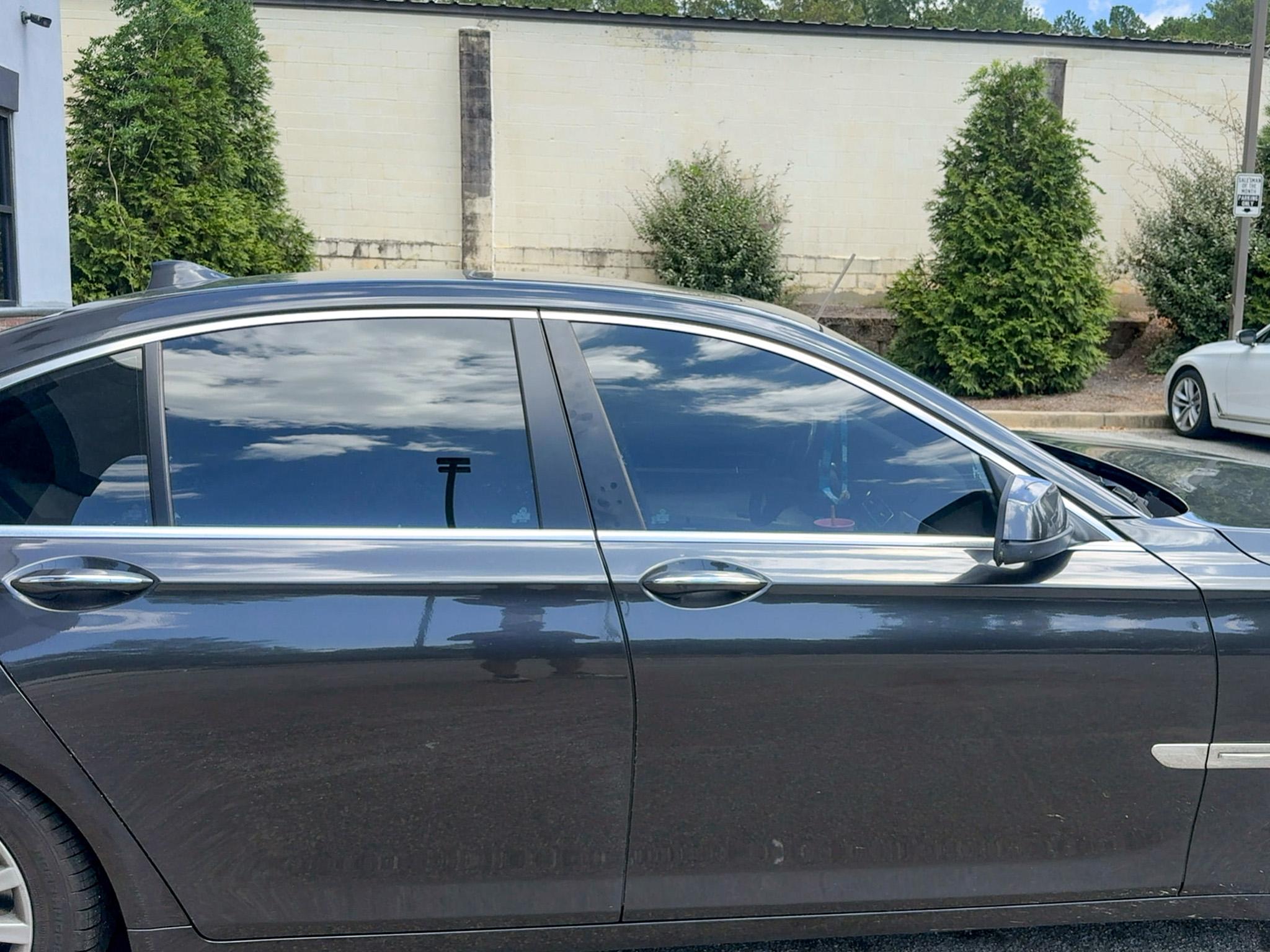 BMW 7 Series 4dr Sdn 750i RWD 2012