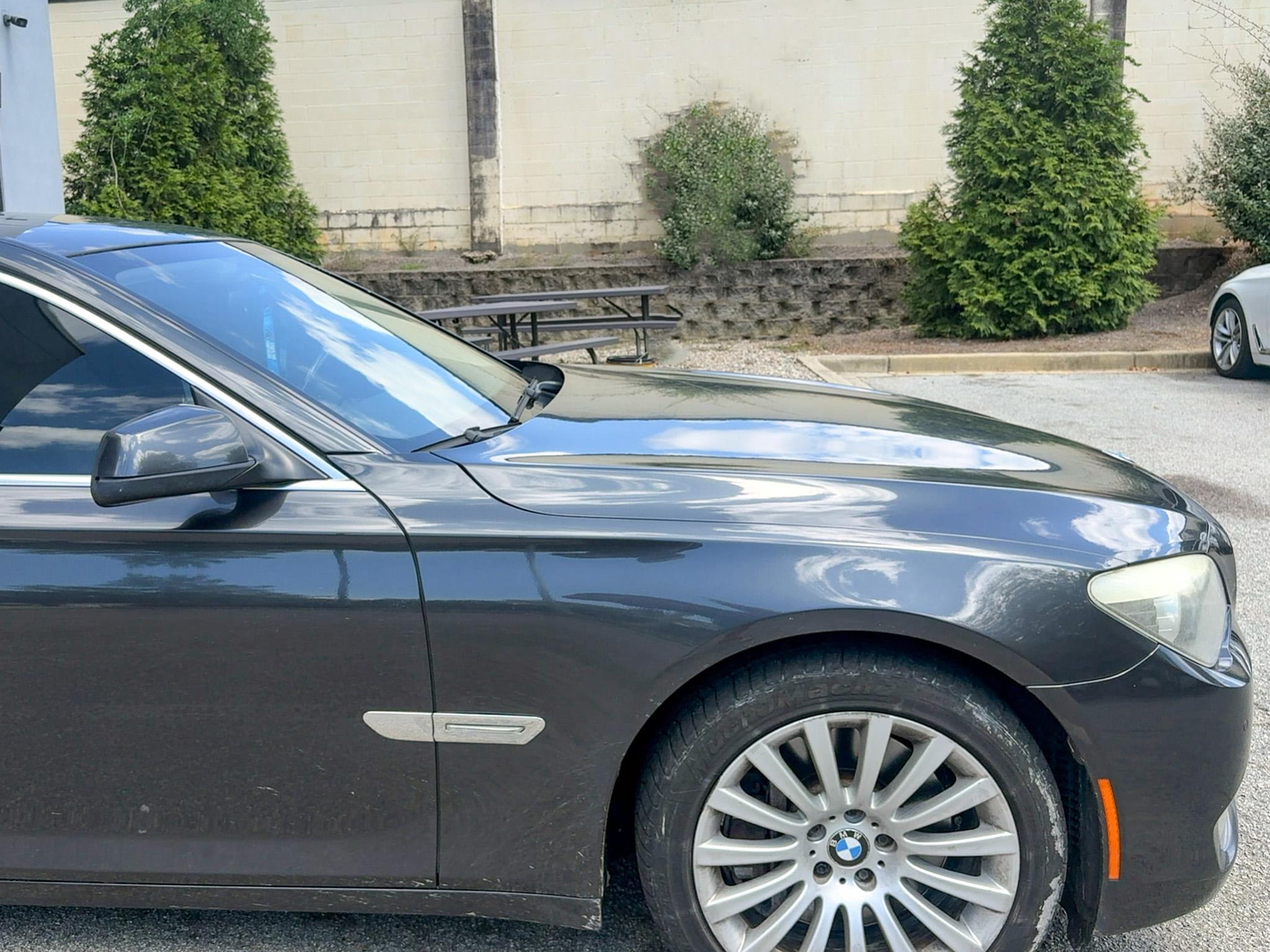 BMW 7 Series 4dr Sdn 750i RWD 2012