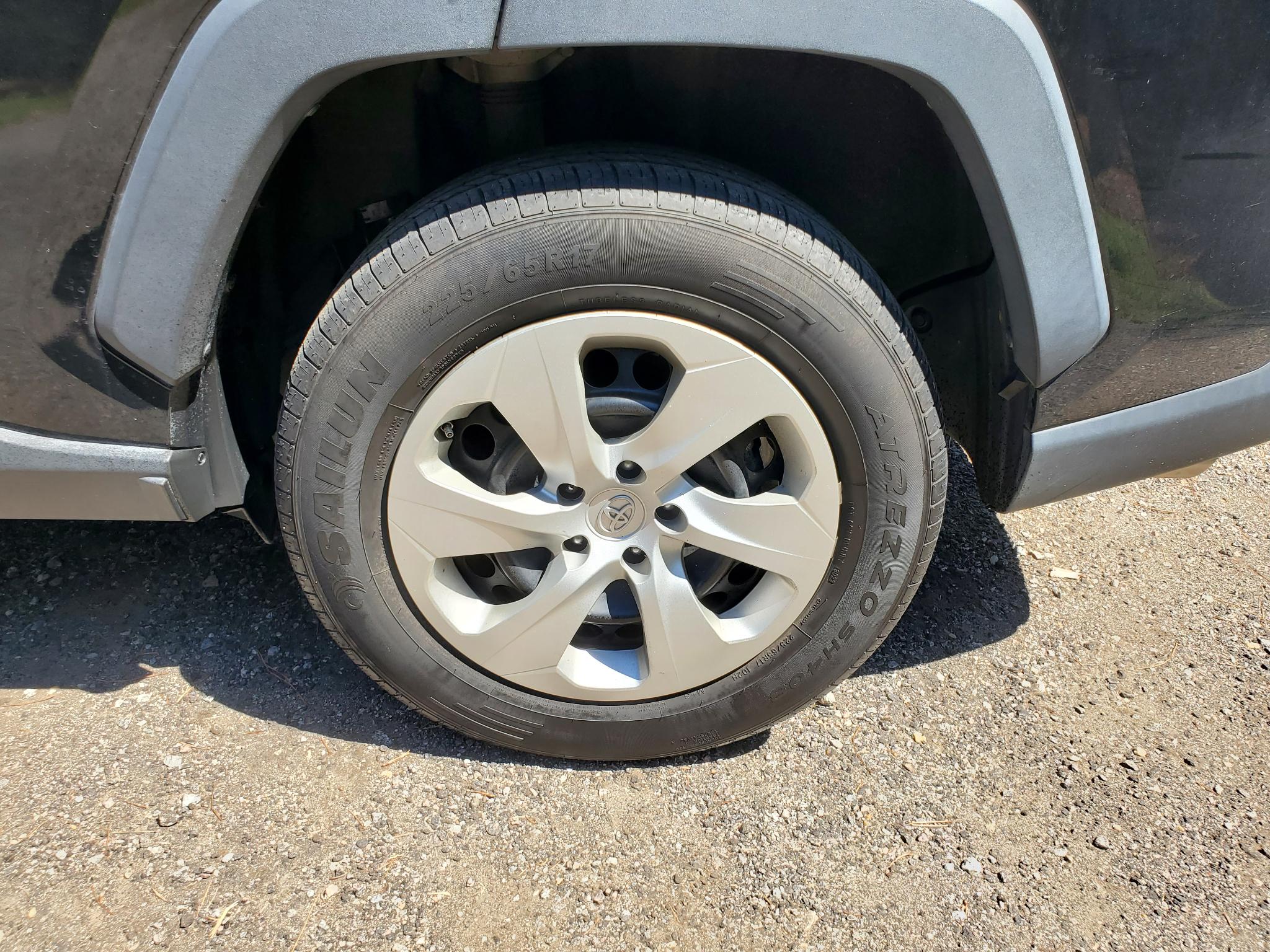 Toyota RAV4 LE 2022