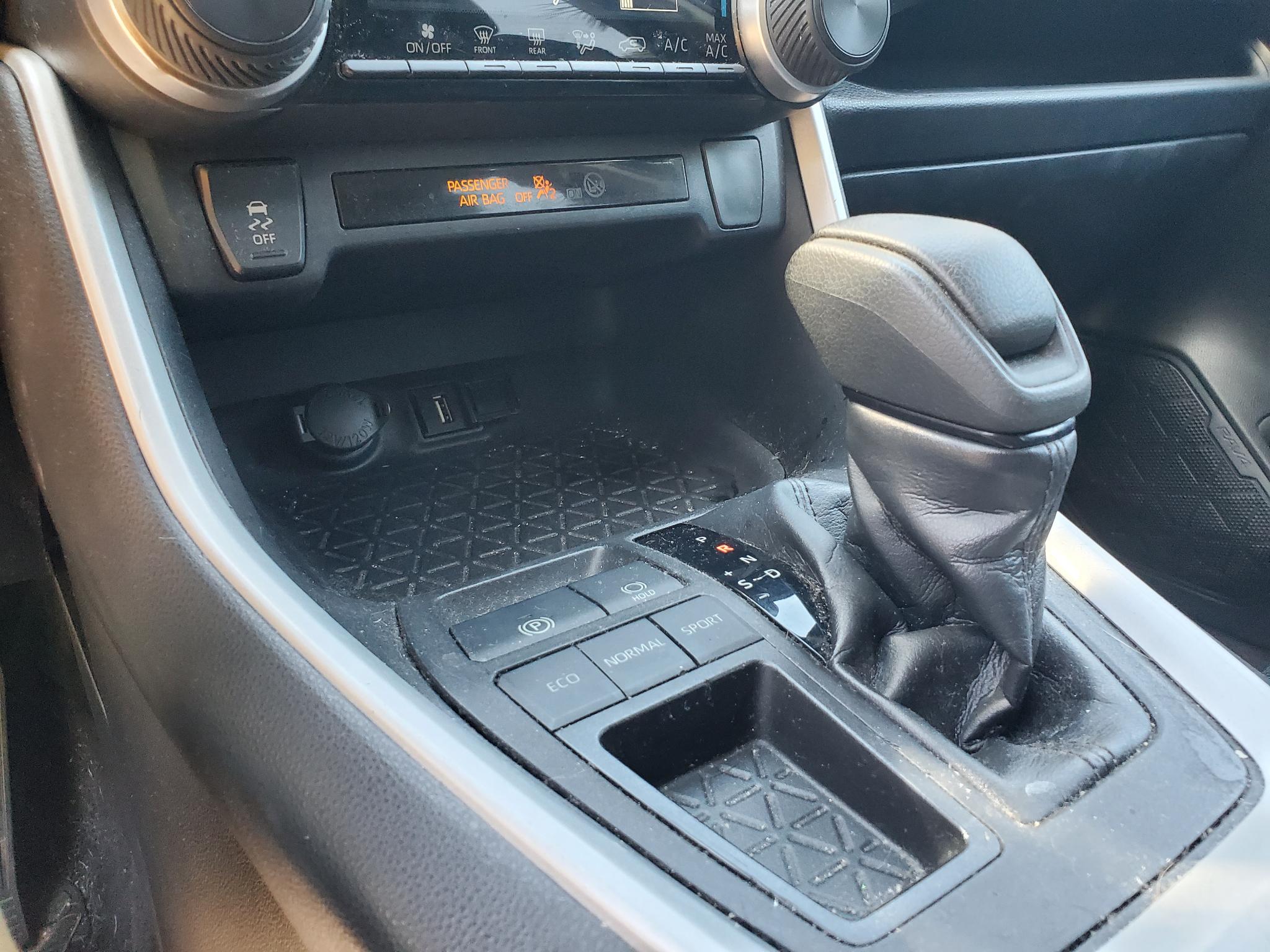 Toyota RAV4 LE 2022
