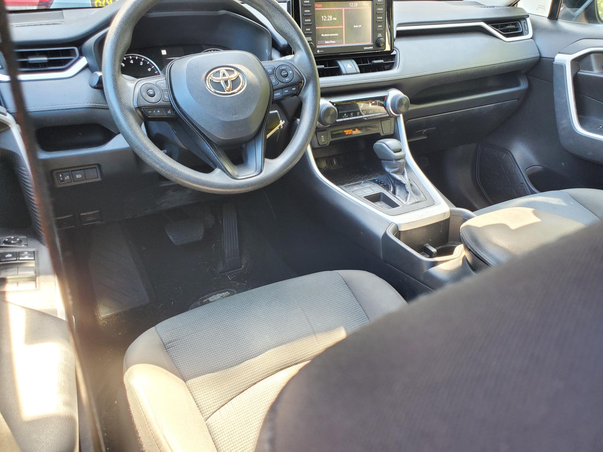 Toyota RAV4 LE 2022