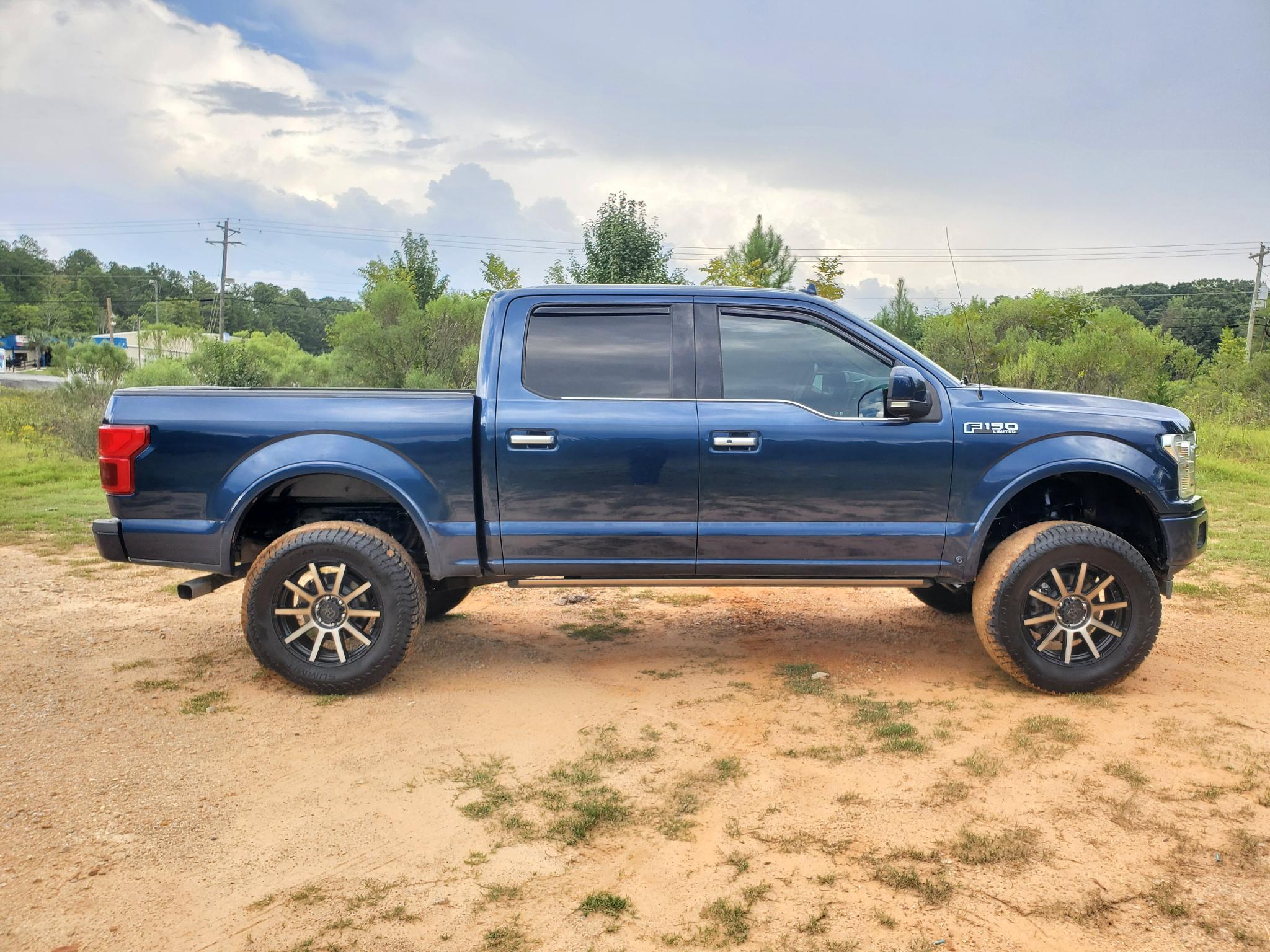 Ford F-150 4WD SuperCrew 145" Limited 2018