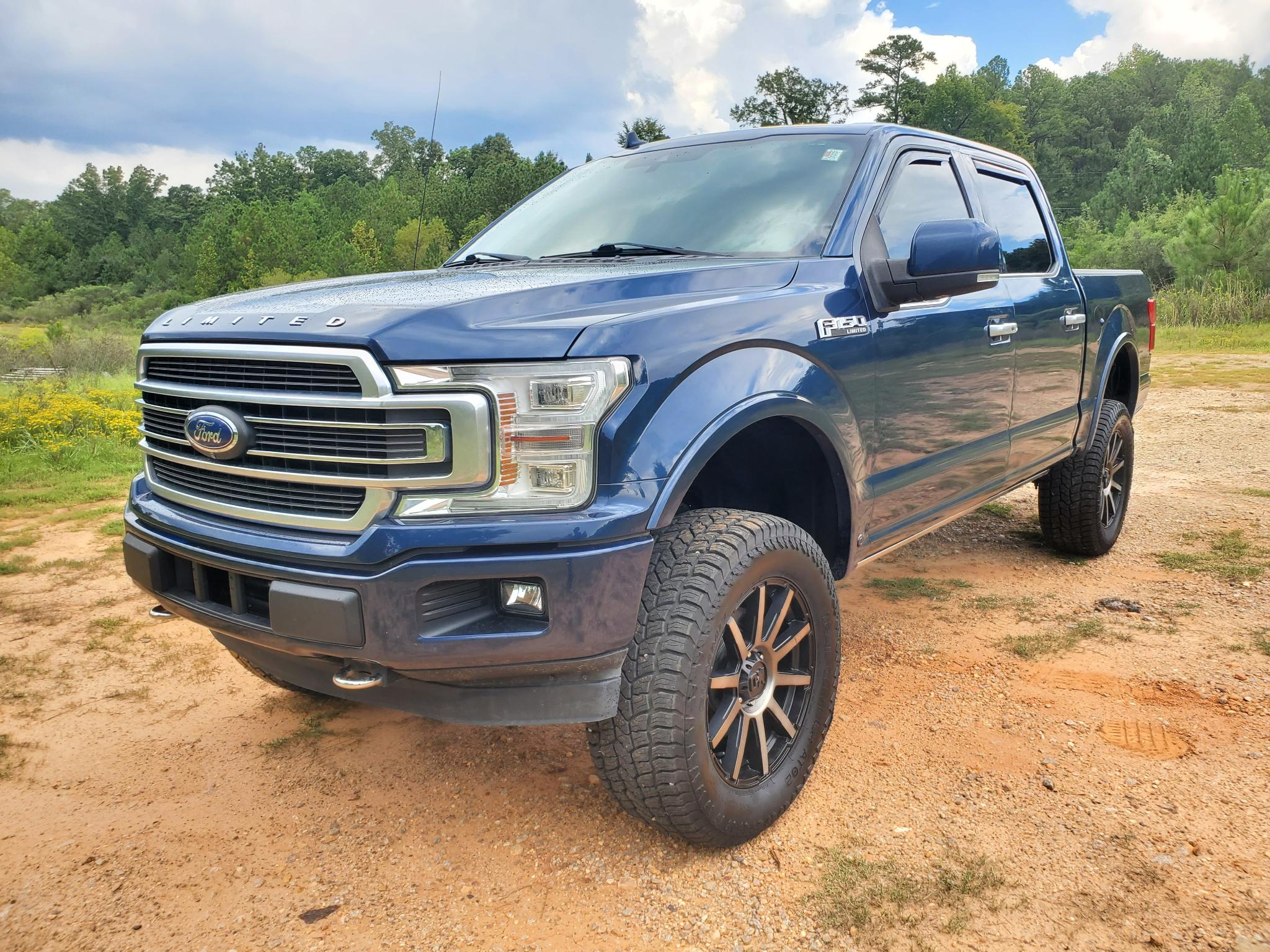 Ford F-150 4WD SuperCrew 145" Limited 2018