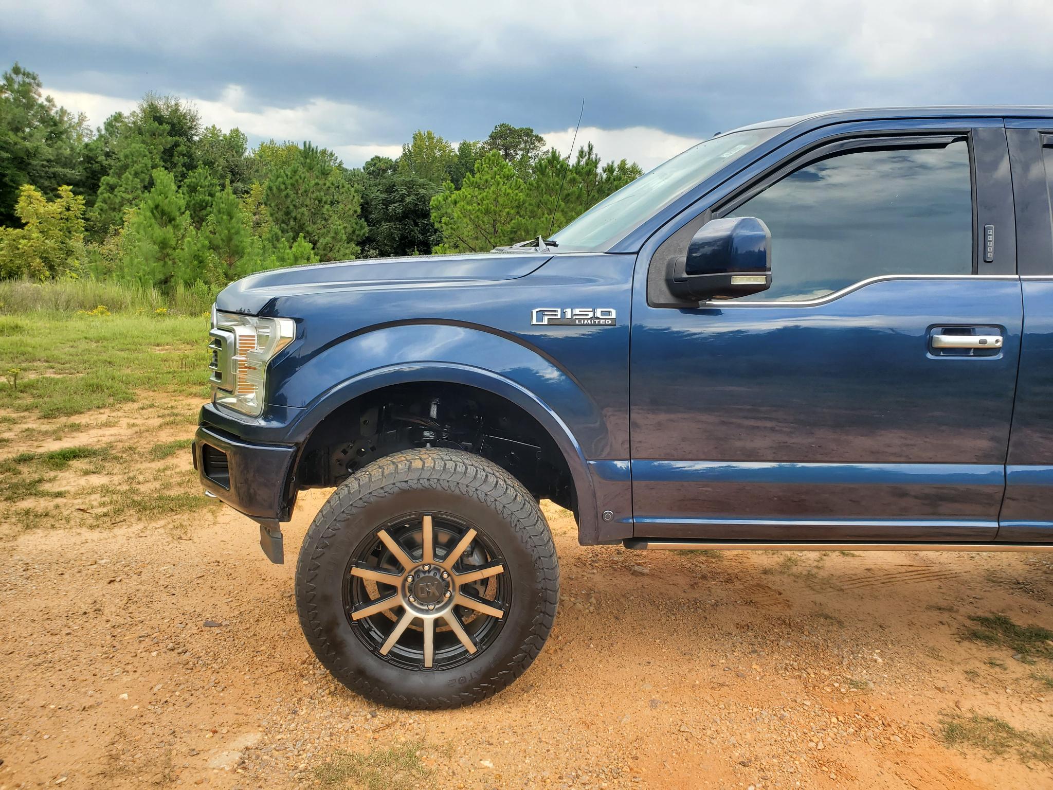 Ford F-150 4WD SuperCrew 145" Limited 2018