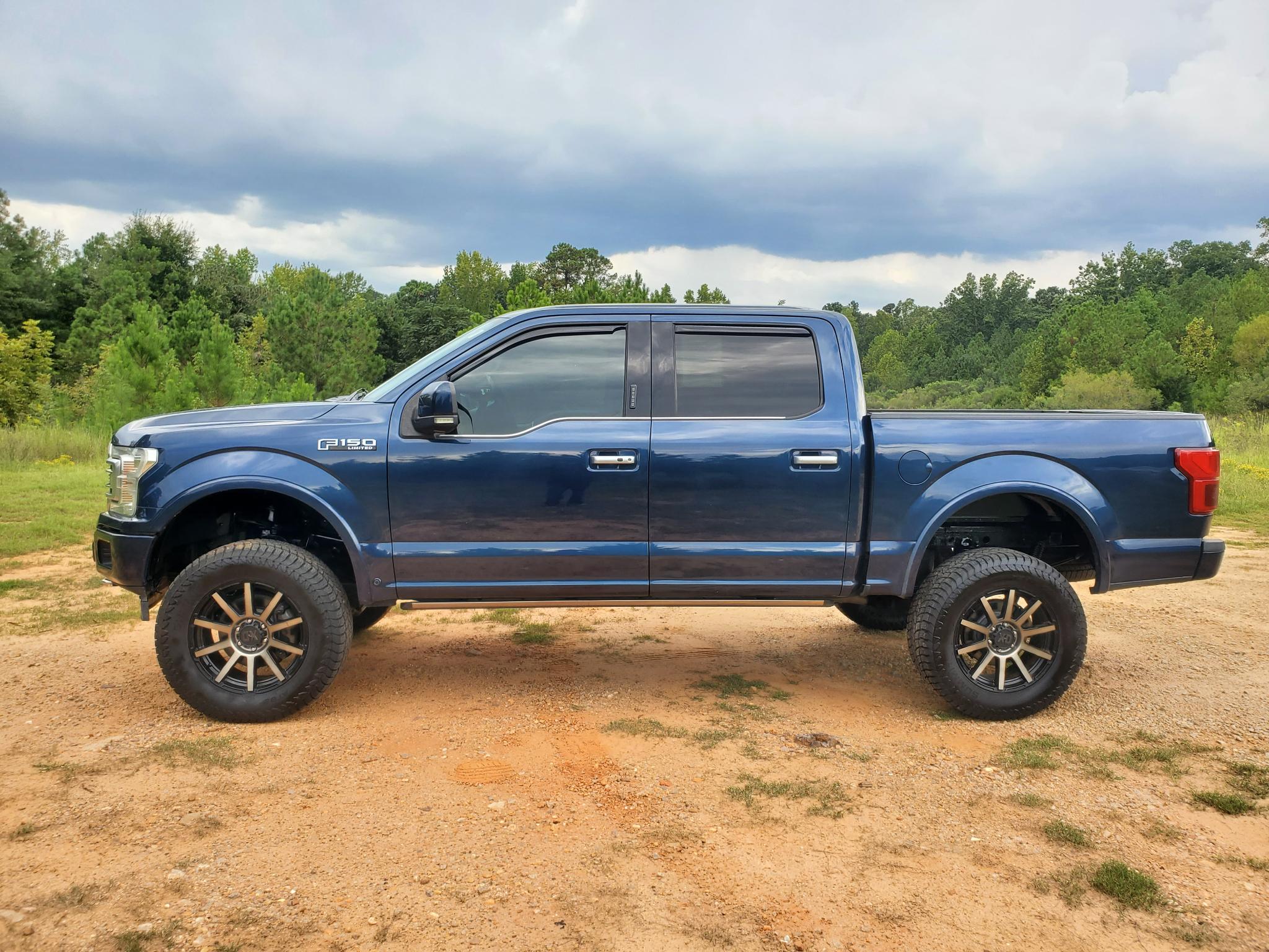 Ford F-150 4WD SuperCrew 145" Limited 2018